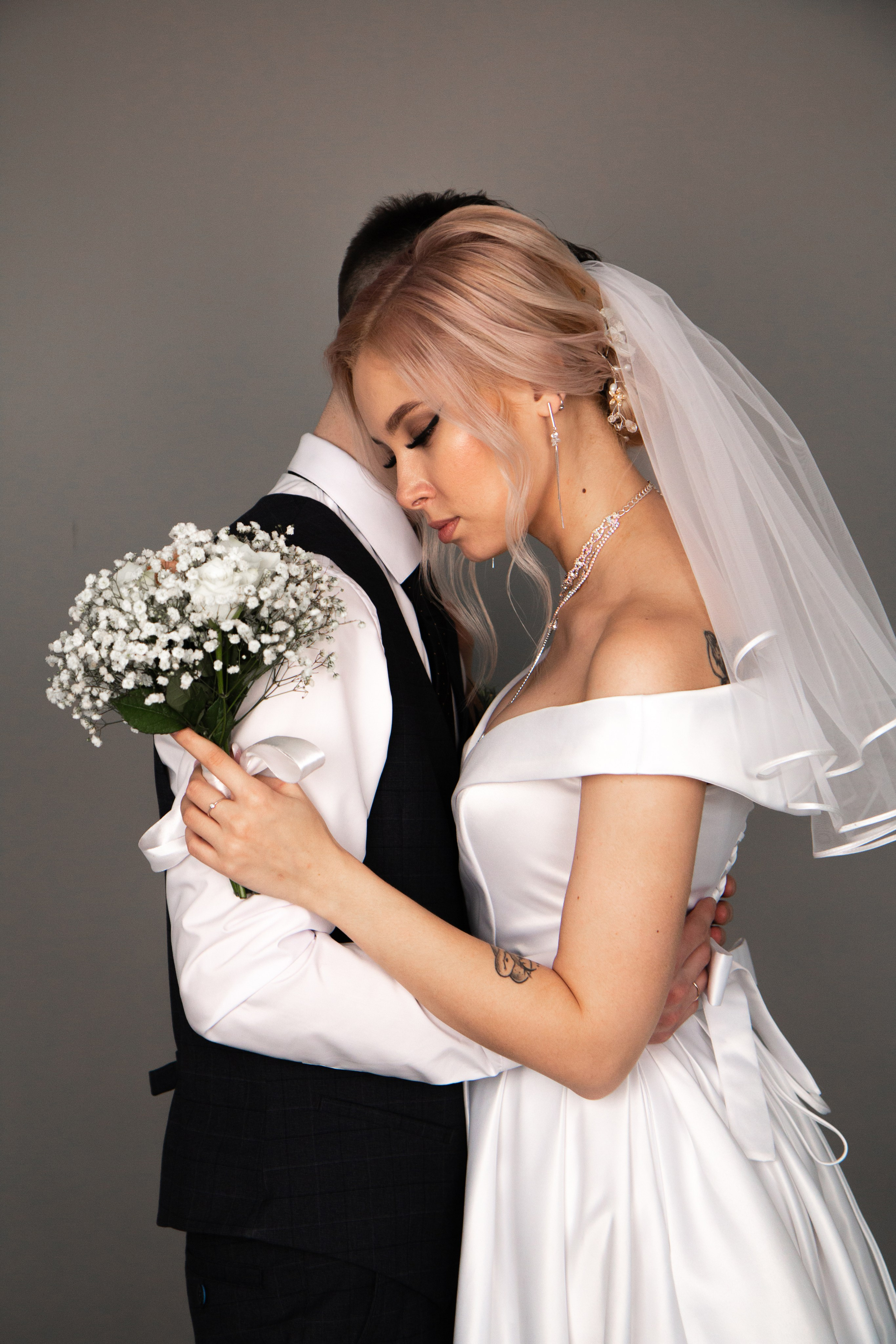 Свадебная фотосессия в Шелехове. Фотограф в Шелехове, лучшие выпускные альбомы в Шелехове