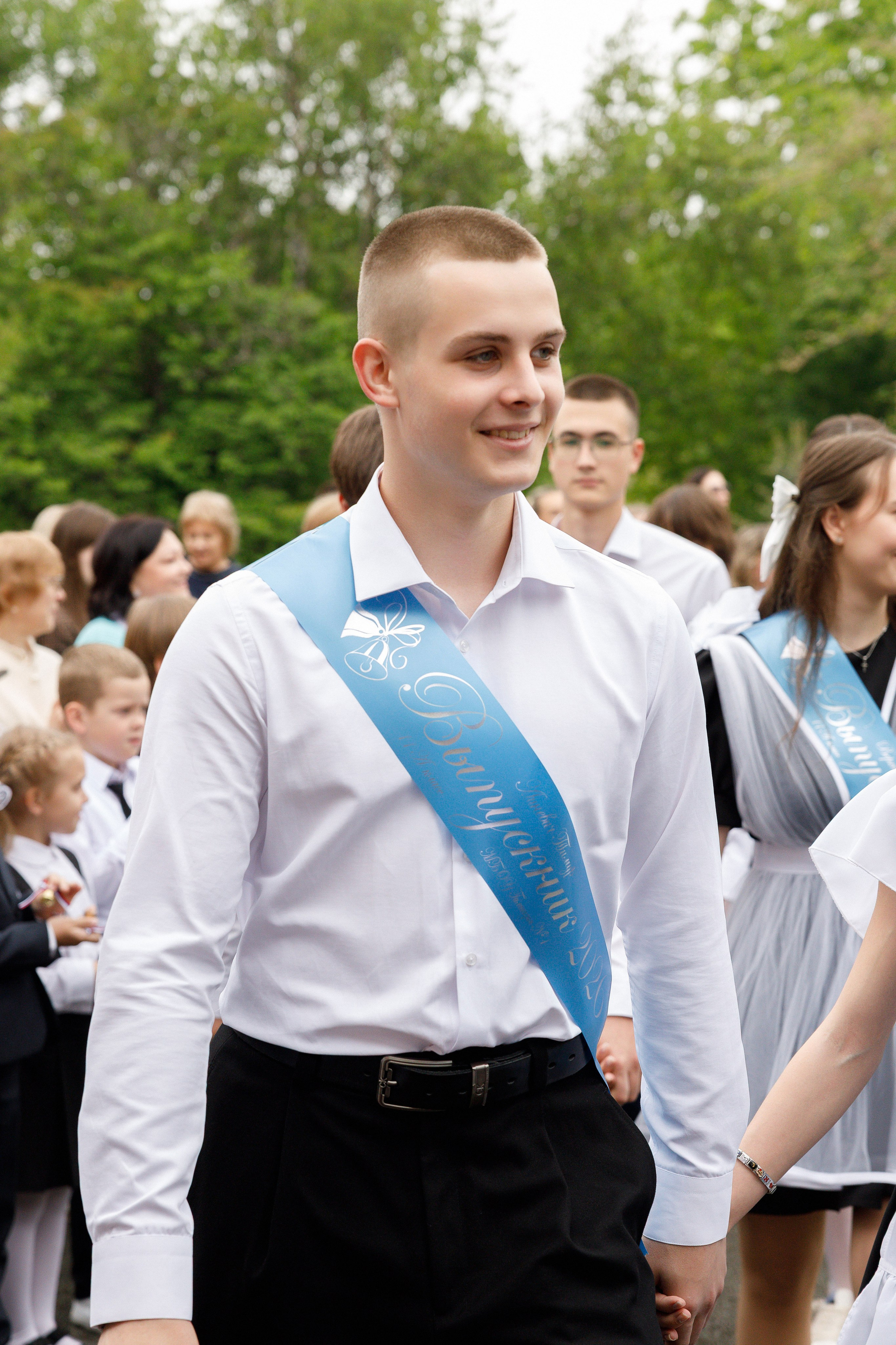 Последний звонок Гимназия Артем. Photoalbum-vl.ru
