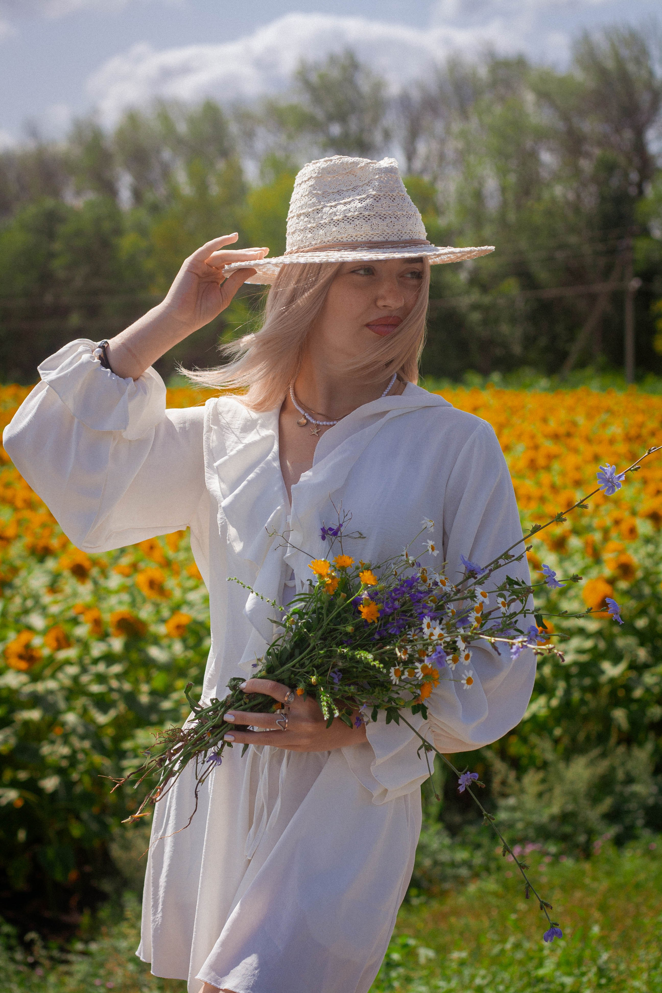 Настроение: уйти в поле с подсолнухами. Портретный фотограф в Саратове