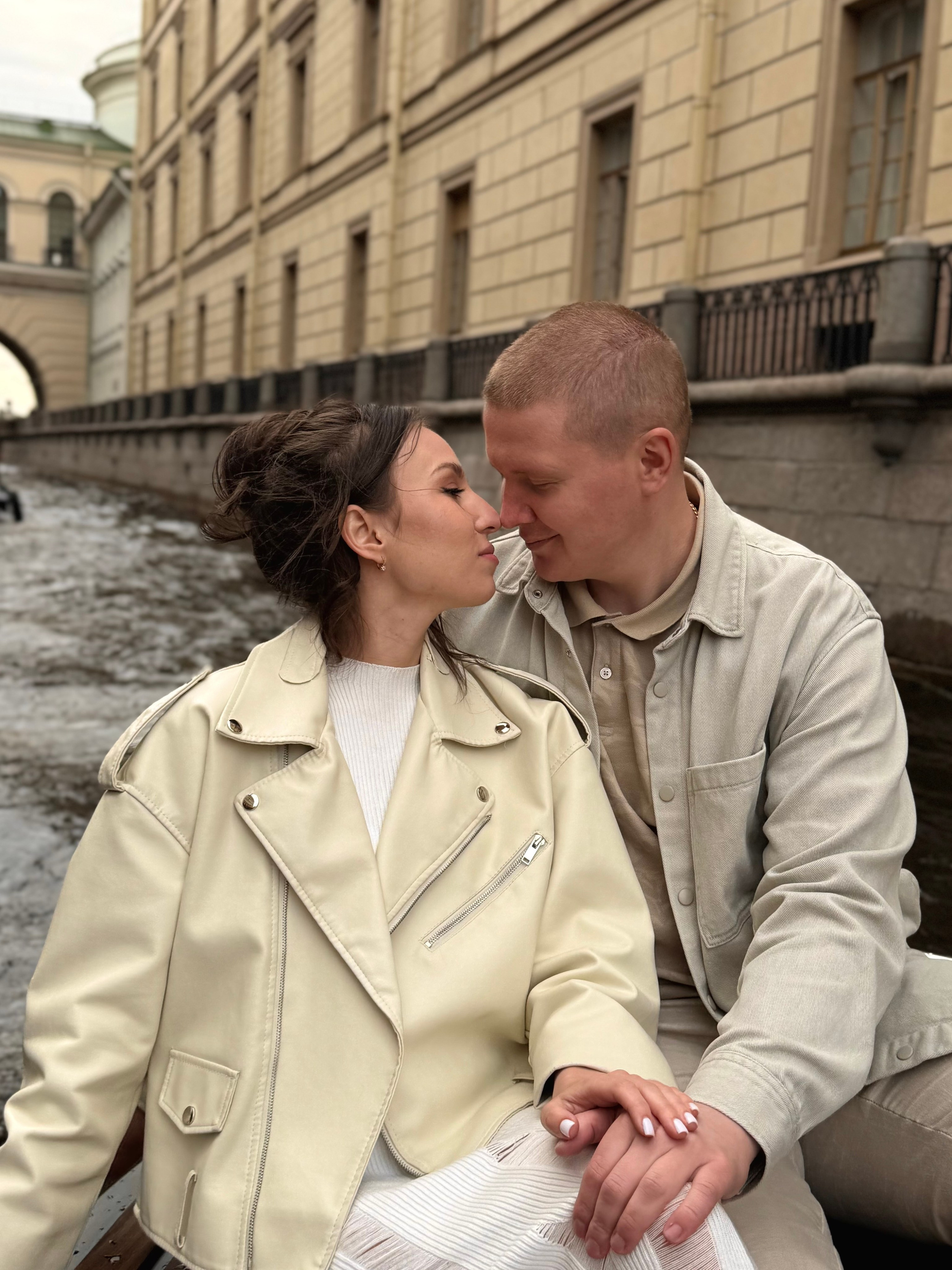 Екатерина и Никита [на айфон 15 про]. Утонченный фотограф в Санкт-Петербурге Ксения Пелевина