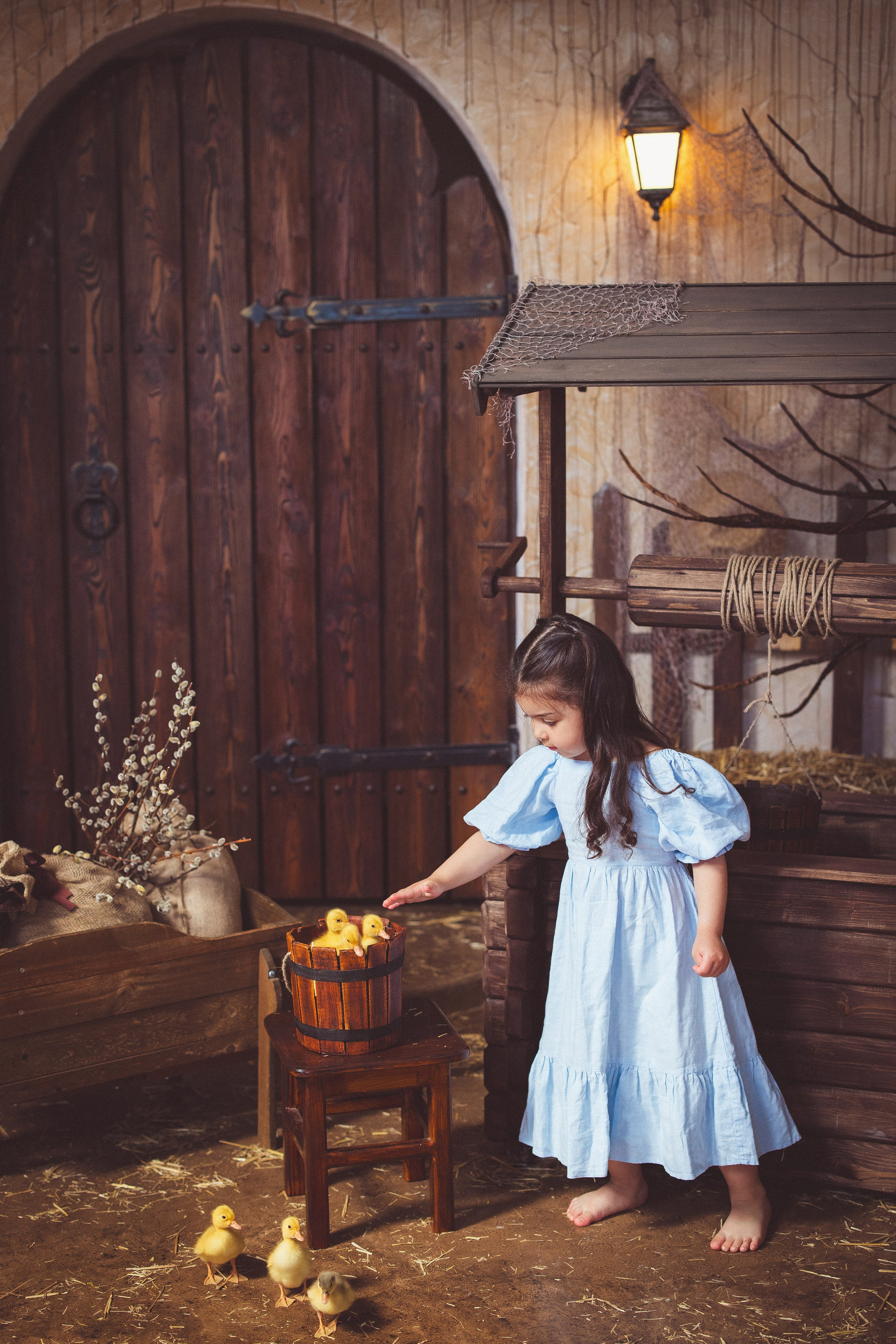 Пасхальный фотопроект с козочкой и утятами, в фотостудии «Эль» 2024 г. Семейный и детский фотограф в Краснодаре Анна Трашкова