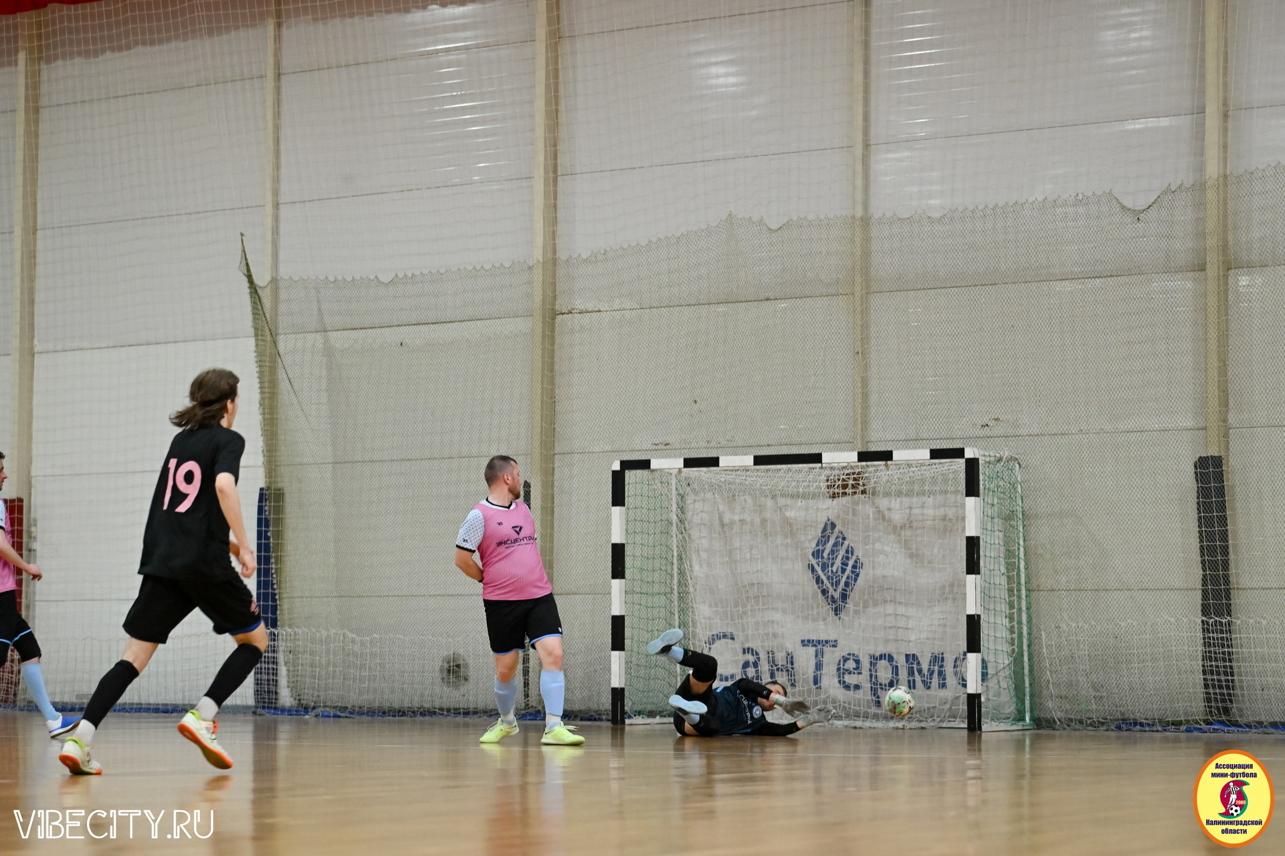 8 тур Корпоративной Бизнес-Лиги по футзалу. VIBECITY.RU Вайб Сити Ру Фоторепортажи Фотоотчеты Калининград