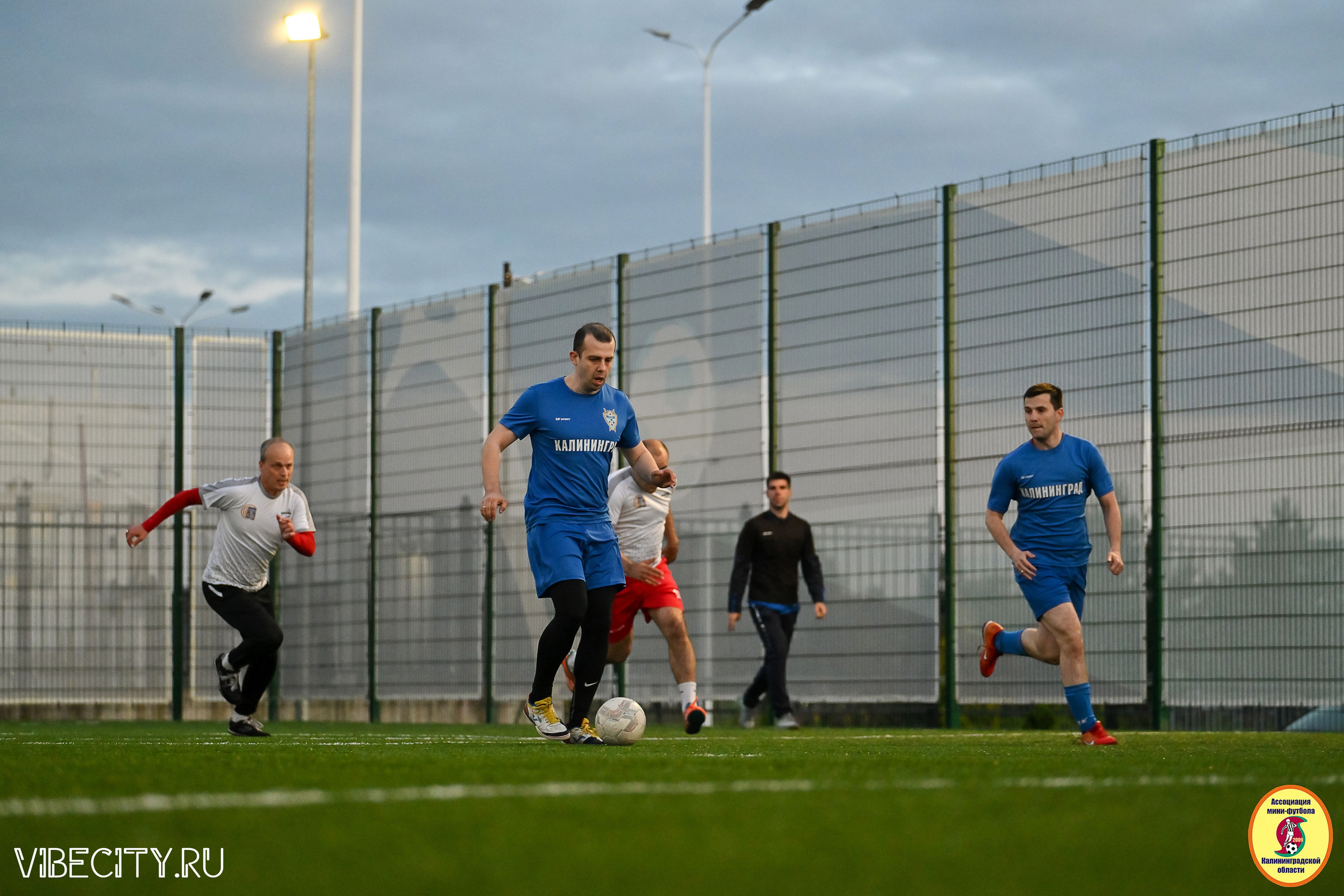 ИГРЫ МИНИ-ФУТБОЛЬНОЙ И КОРПОРАТИВНОЙ ЛИГИ. VIBECITY.RU Вайб Сити Ру Фоторепортажи Фотоотчеты Калининград