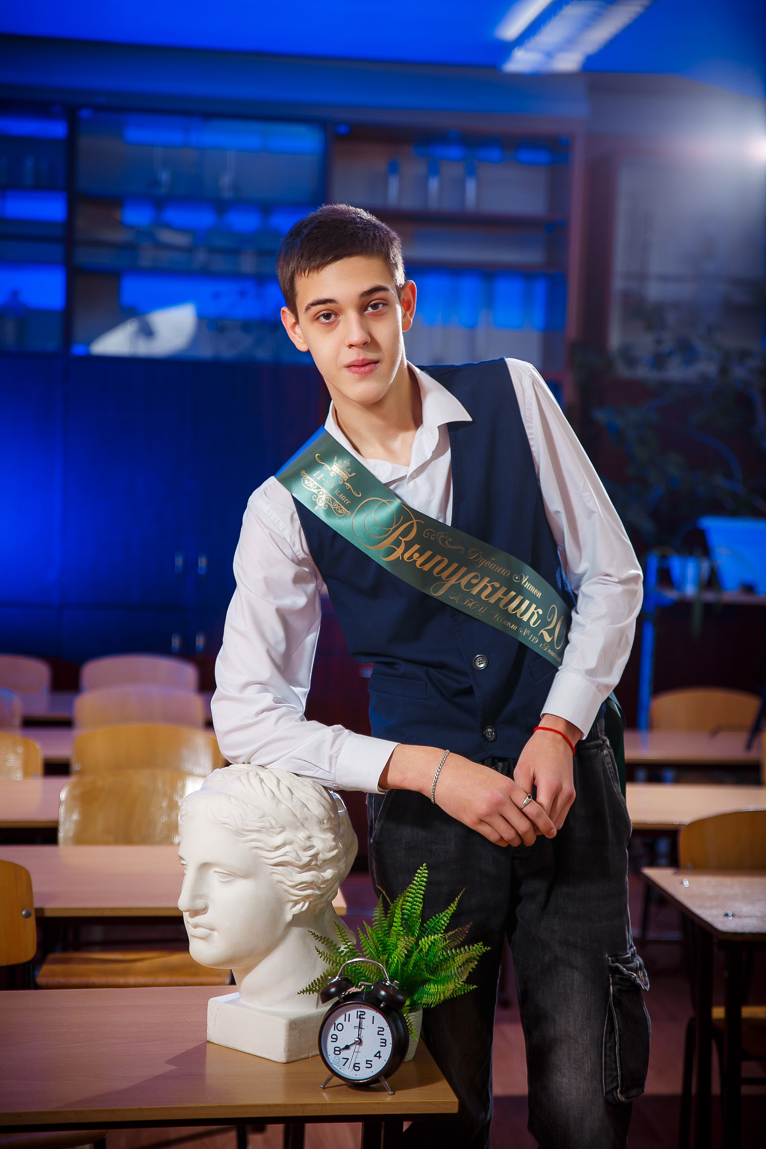 МОДЕРН. Выпускные альбомы в Донецке и ДНР. Фотограф Донецк и ДНР