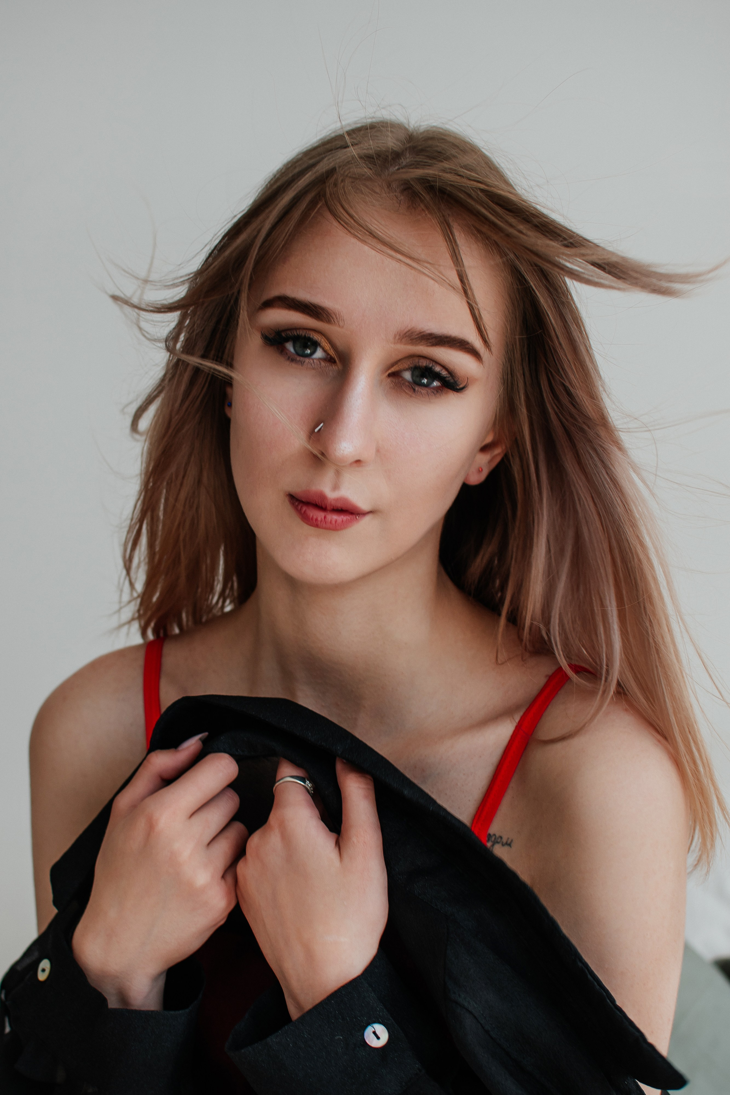 Съемка в студии. Индивидуальная и контент-съемка в Екатеринбурге и Нижнем Тагиле