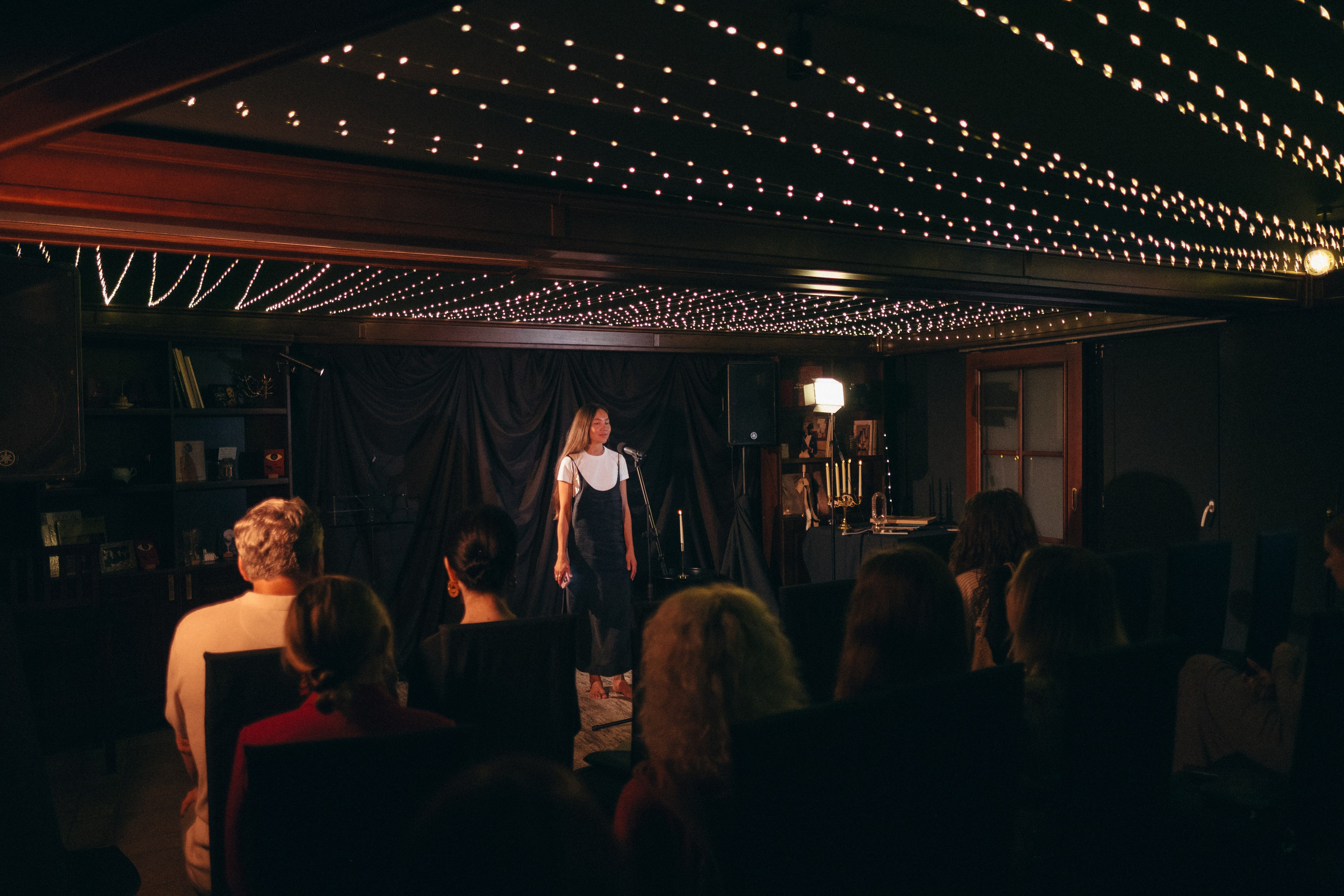 Поэтические встречи «Уютные чтения». Репортажный фотограф в Сочи Екатерина Вежливцева