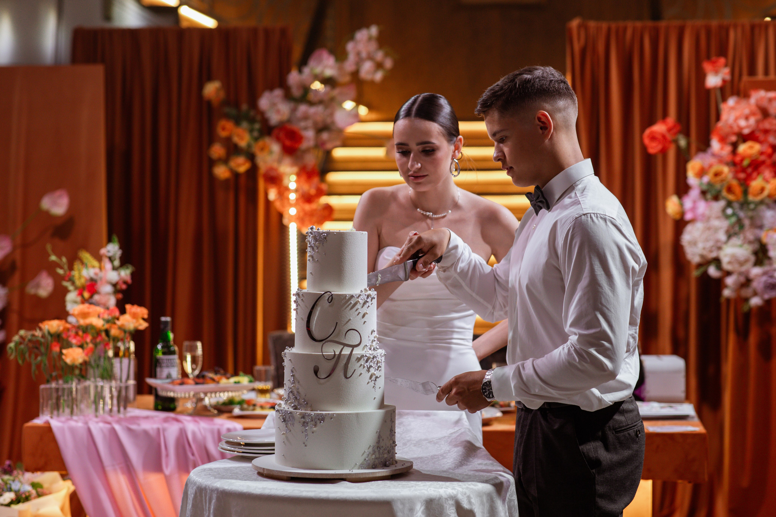 LoveLand: свадьба в тёплых оттенках 🧡. Свадебный фотограф Елена Рубцова