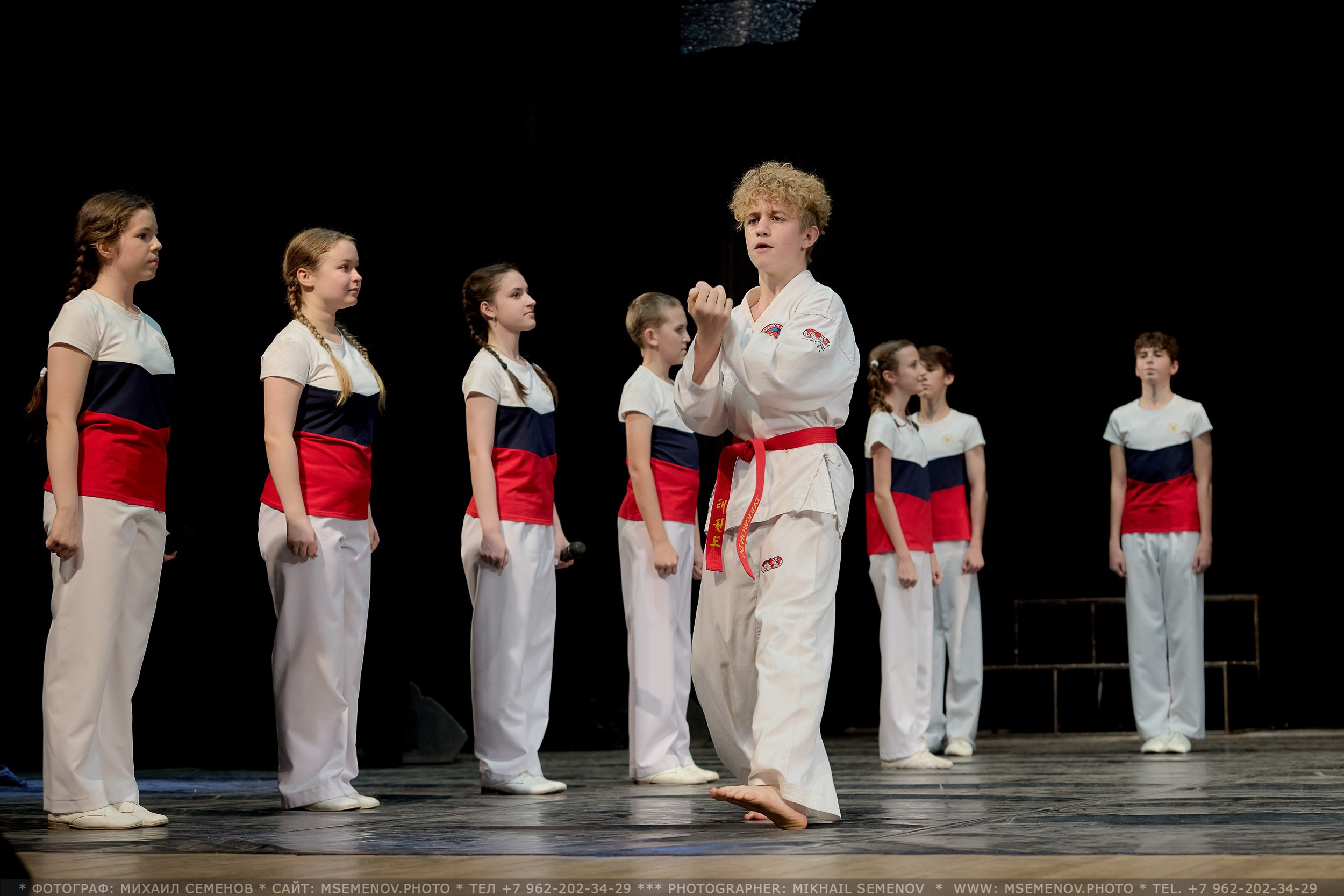 Концерт «Веселая семейка». Photographer for business Mikhail Semenov. Aqua photo studio, photo school