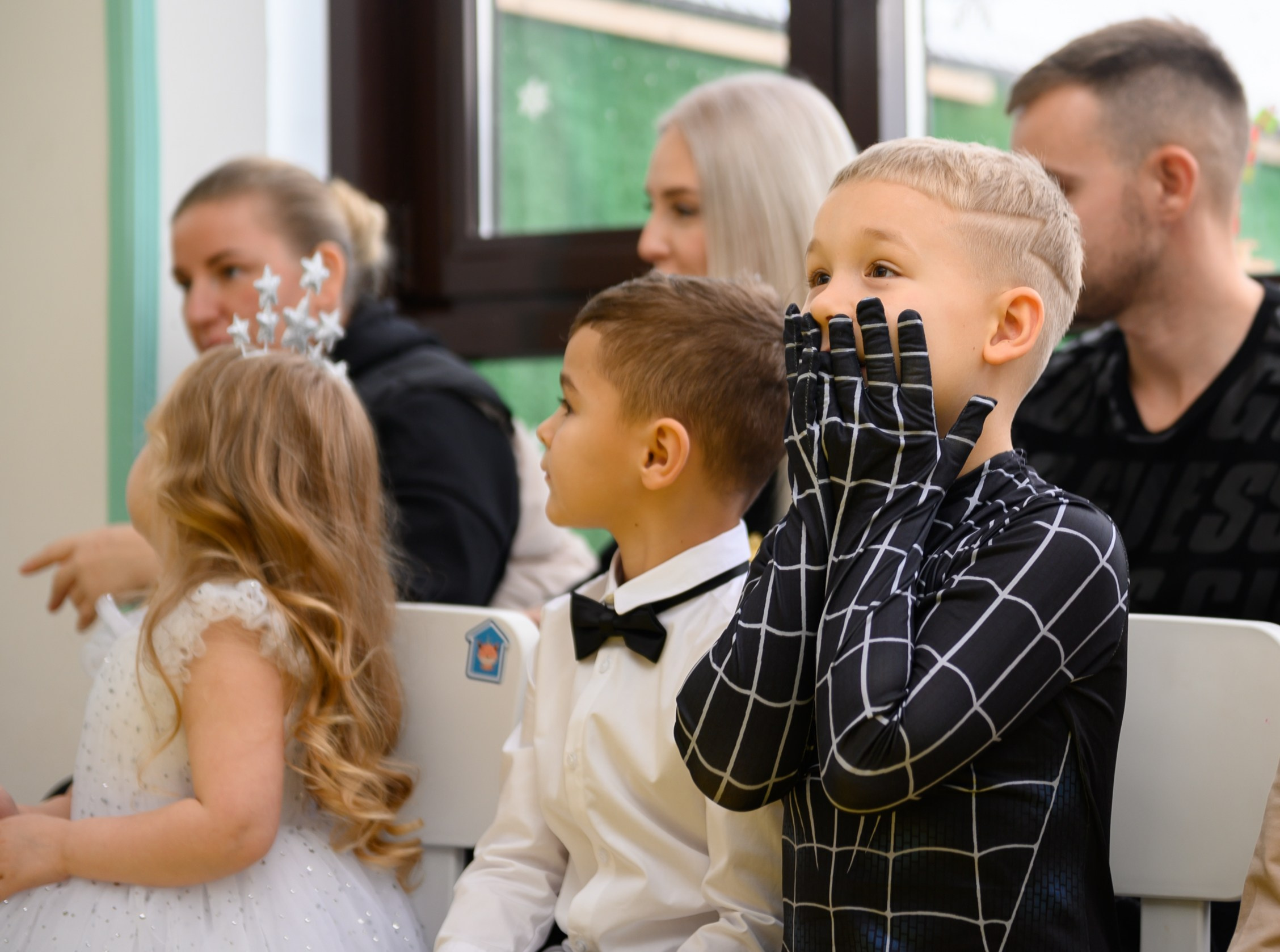 Елка 2025 в детском саду Мишка клуб. Свадебный и семейный фотограф София Невская