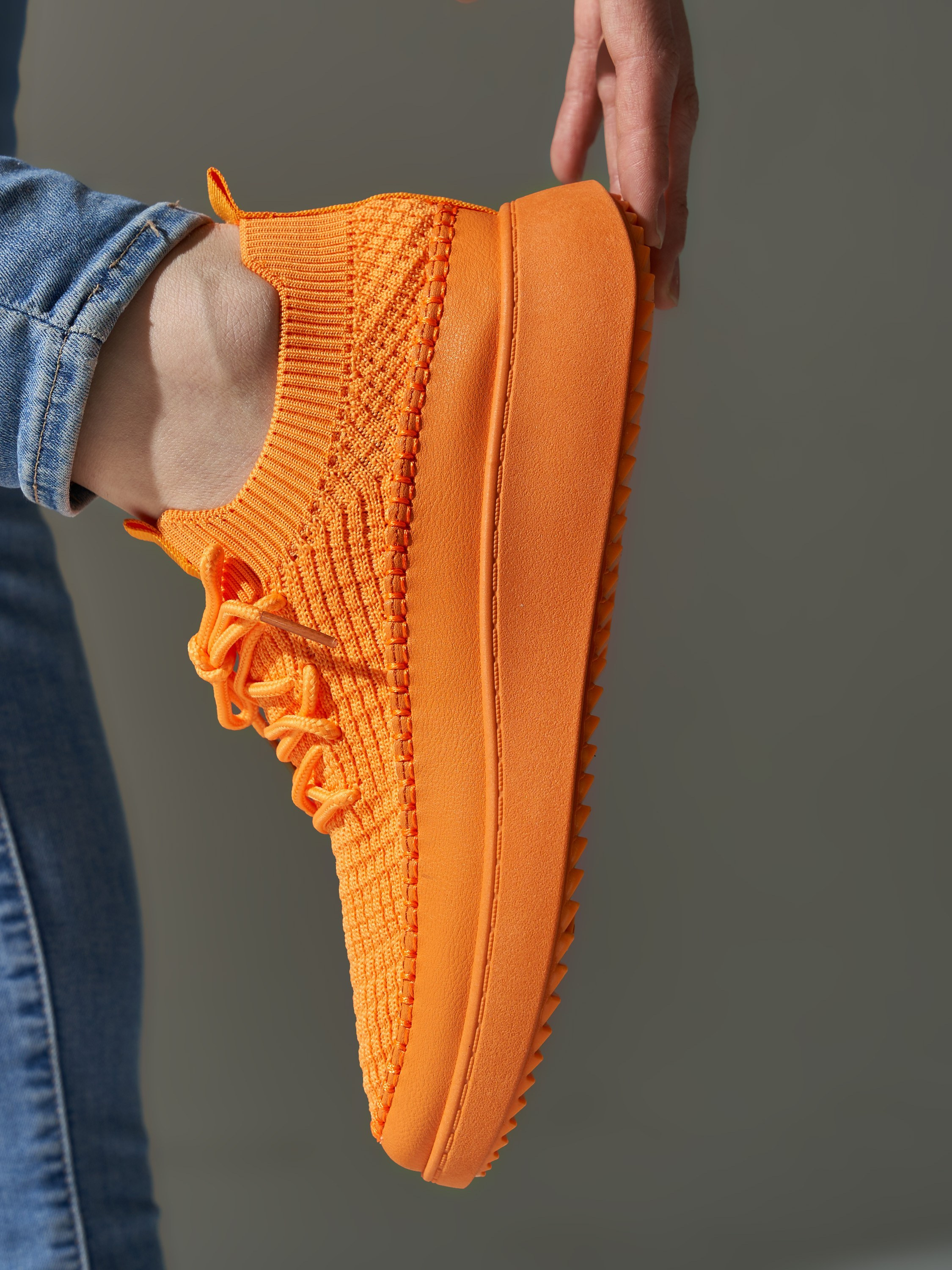 Каталожная модельная фотосъёмка. Фотосъёмка для марктеплейсов Studio 11.11