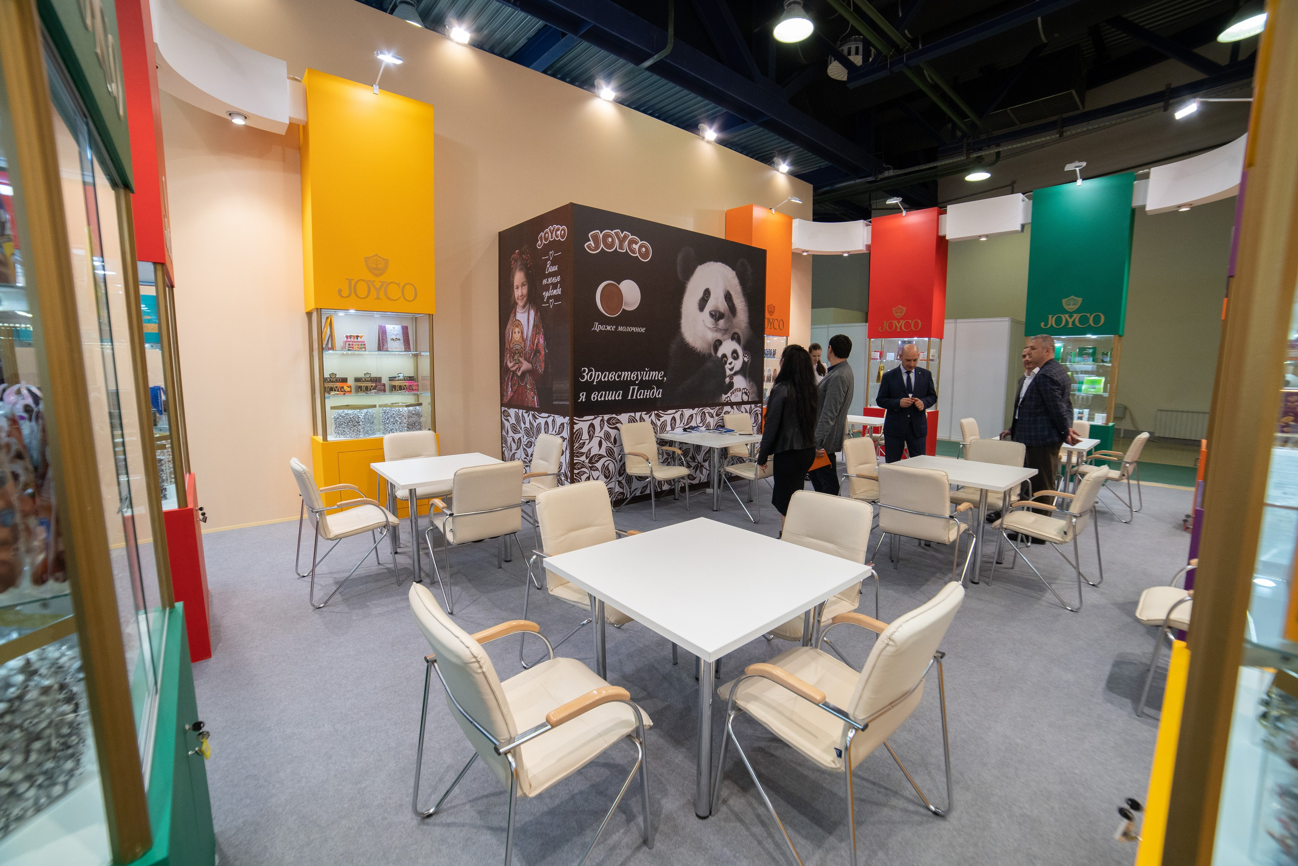 Выставочные стенды. Профессиональный портретный фотограф в Москве Владимир Глаголев