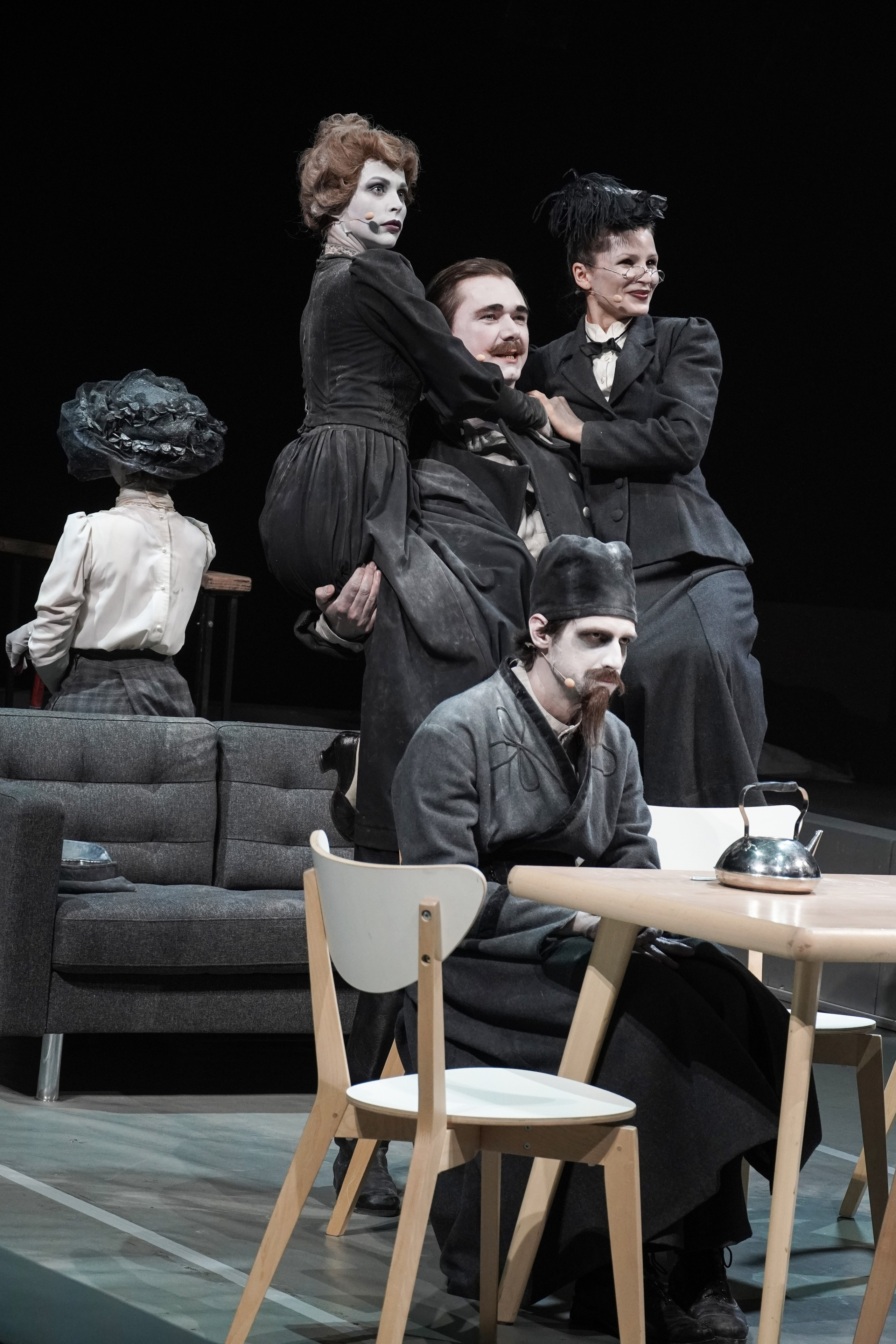 Спектакль «Мещане». Фотохудожник Татьяна Бойцова