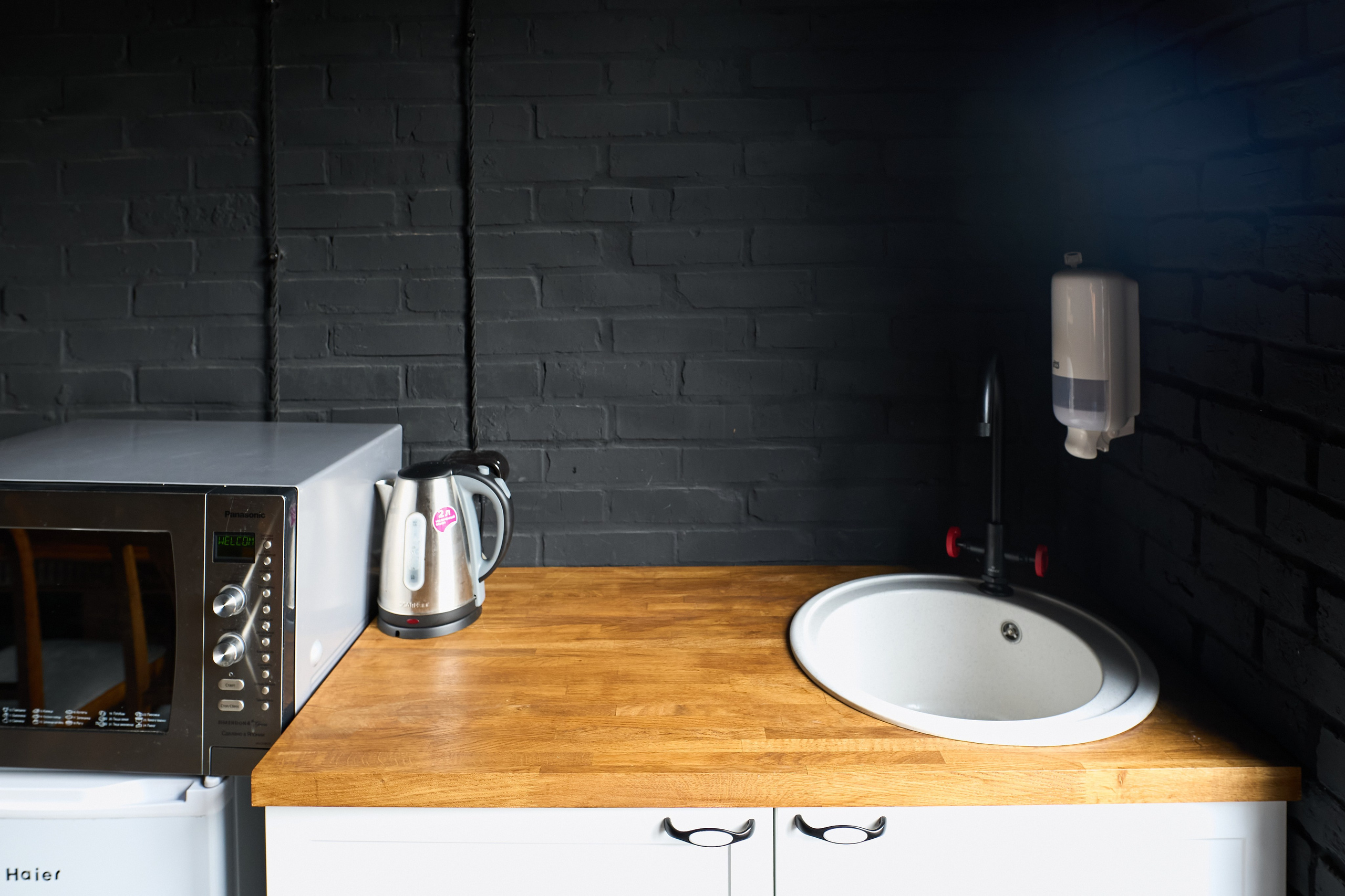 Интерьерная съемка здания продюсерского центра «Бикбау». Фотограф Олег Сотник