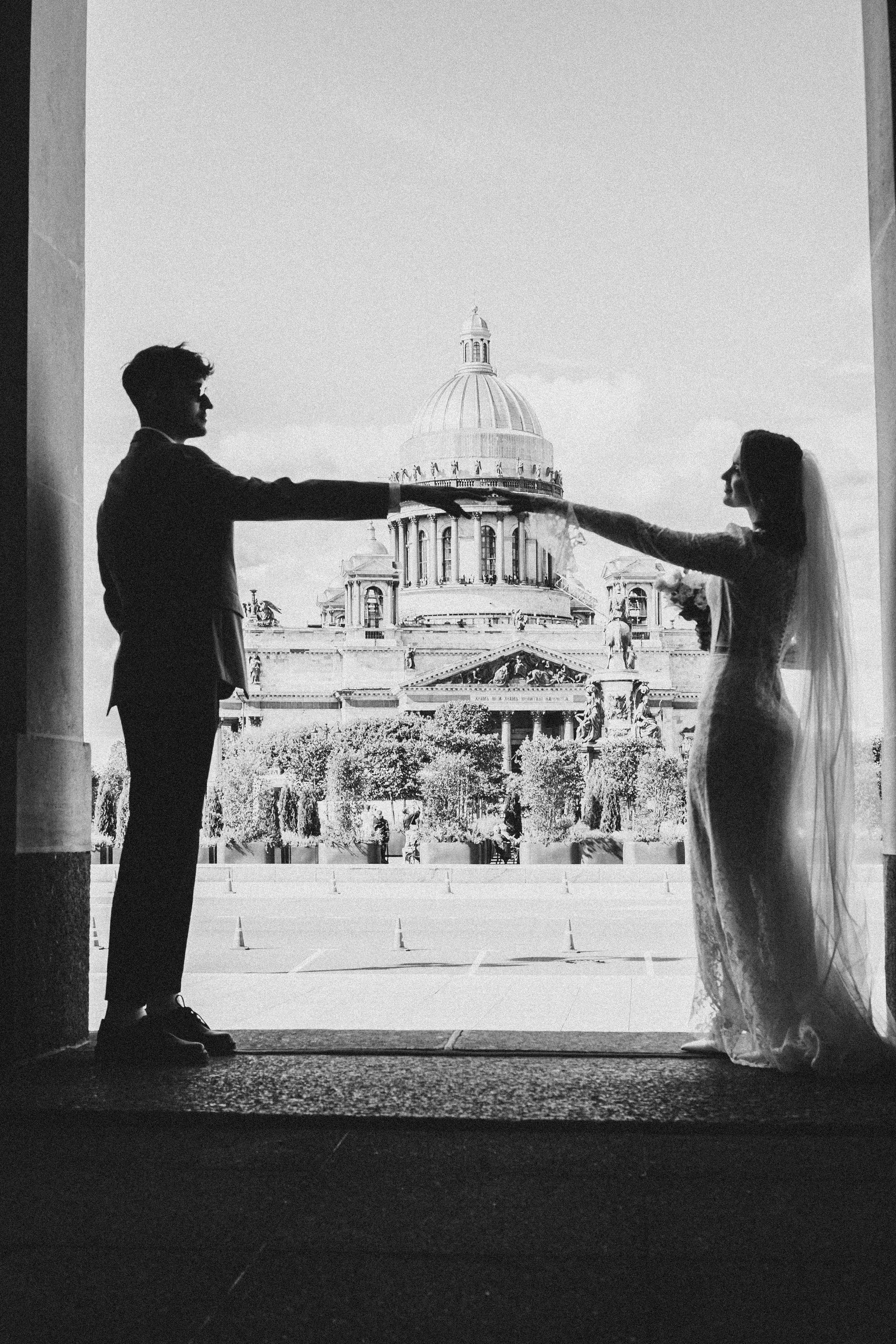 СВАДЕБНАЯ ПРОГУЛКА ВОЗЕ ИСАИКЕВСКОГО СОБОРА АСТОРИИ И ЗАКОНОДАЛЕТНОГО СОБРАНИЯ. Профессиональный фотограф, Санкт-Петербург — Виктория Богомолова