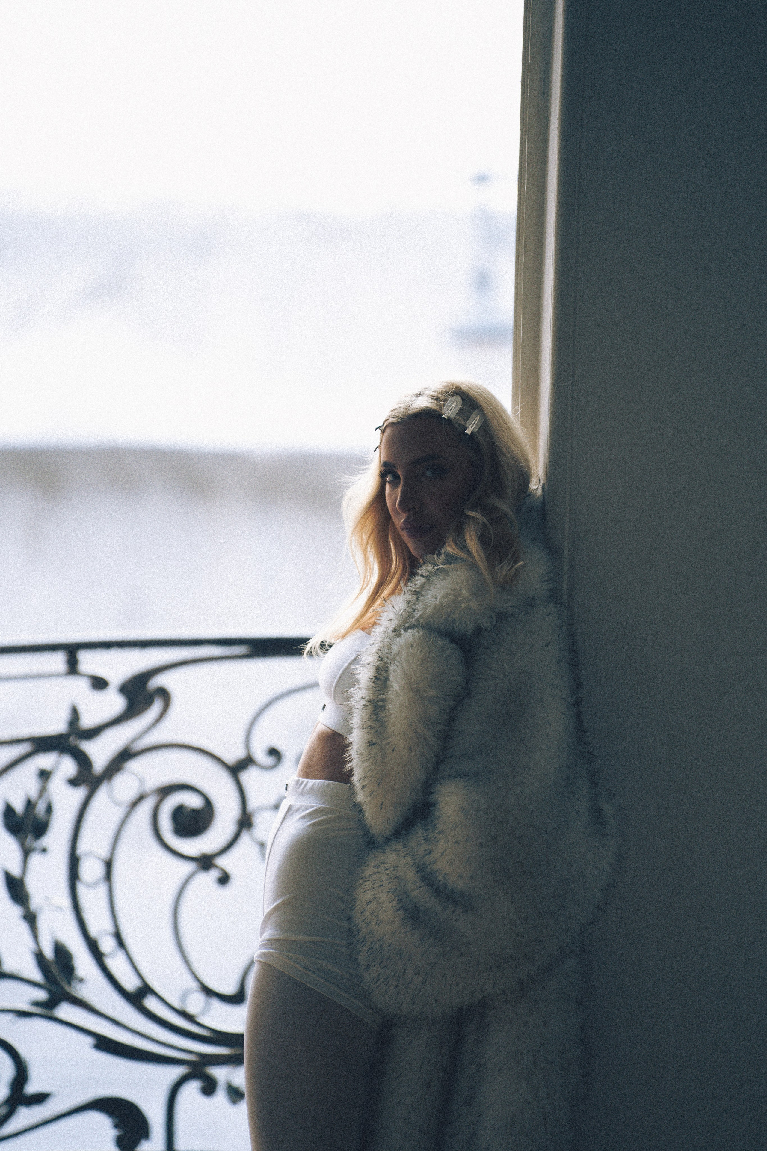 МИНИМАЛИЗМ В СТУДИИ НА ЧЕРНЫШЕВСКОЙ В СТУДИИ С БАЛКОНОМ. Профессиональный фотограф, Санкт-Петербург — Виктория Богомолова