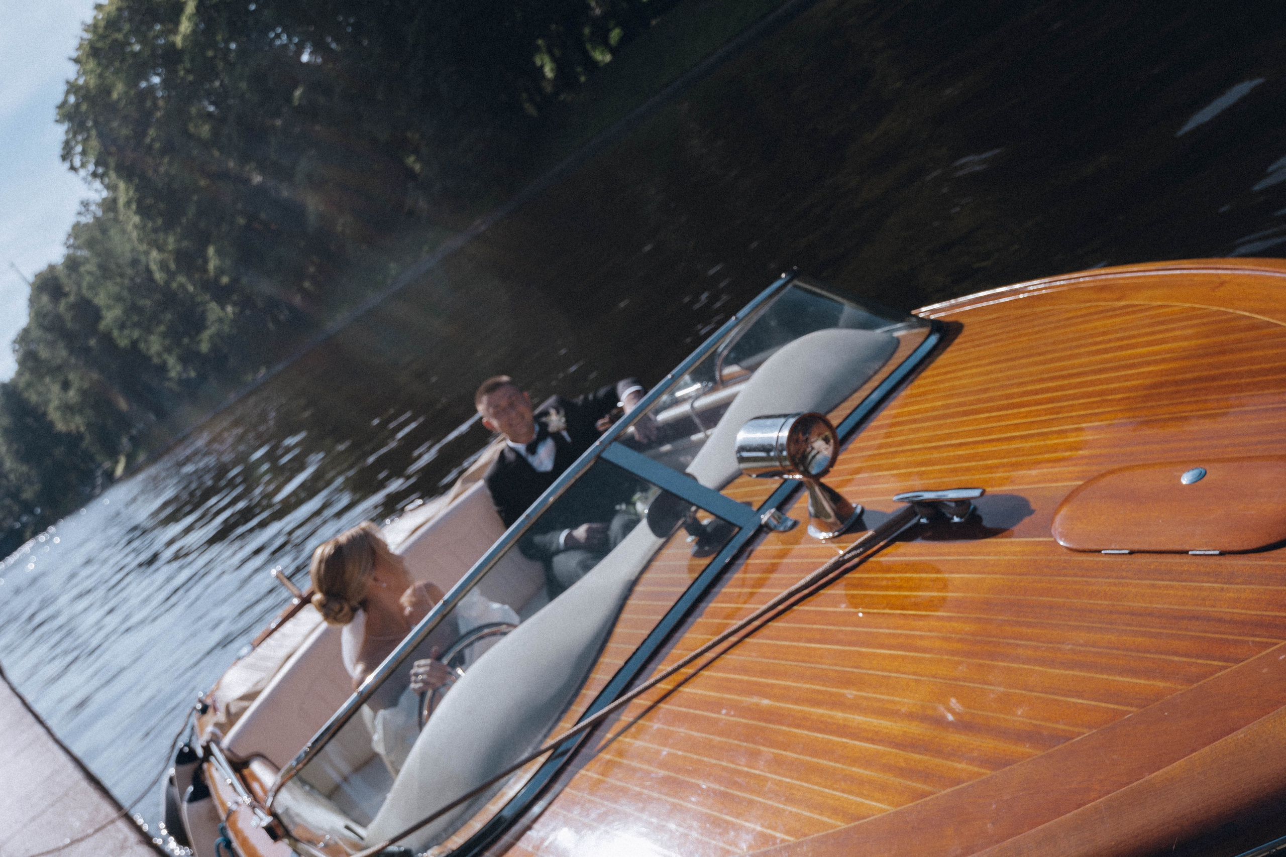 СВАДЕНБНАЯ СЬЕМКА НА КАТЕРЕ ПО КАНАЛАМ САНКТ-ПЕТЕРБУРГА И В АКВАТОРИИ НЕВЫ. Профессиональный фотограф, Санкт-Петербург — Виктория Богомолова