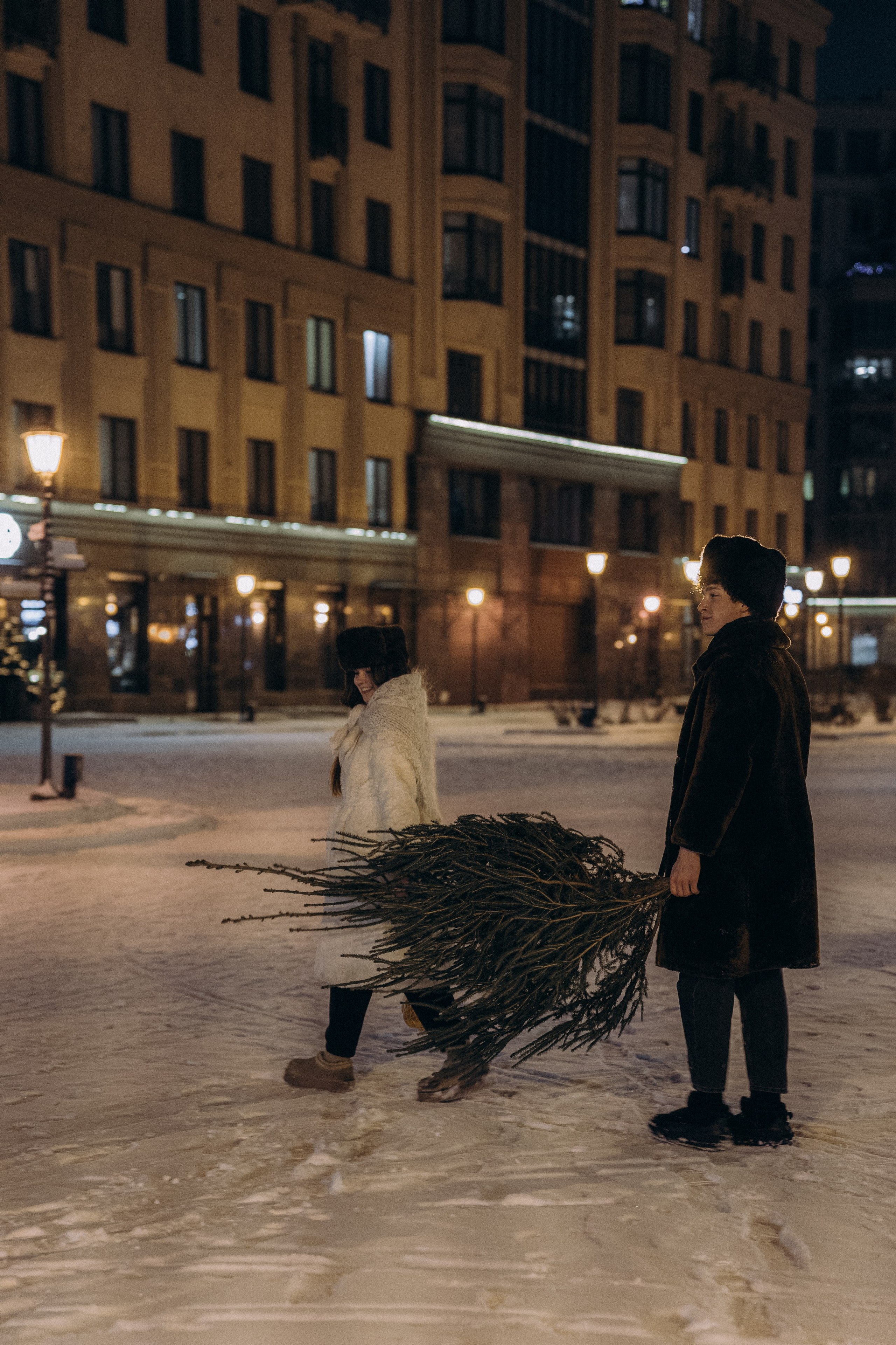 НОВОГОДНЯЯ ПРОГУЛКА ПАРЫ ПО ЧЕРНЫШЕВСКОЙ ПЕРЕД НОВЫМ ГОДОМ. Профессиональный фотограф, Санкт-Петербург — Виктория Богомолова