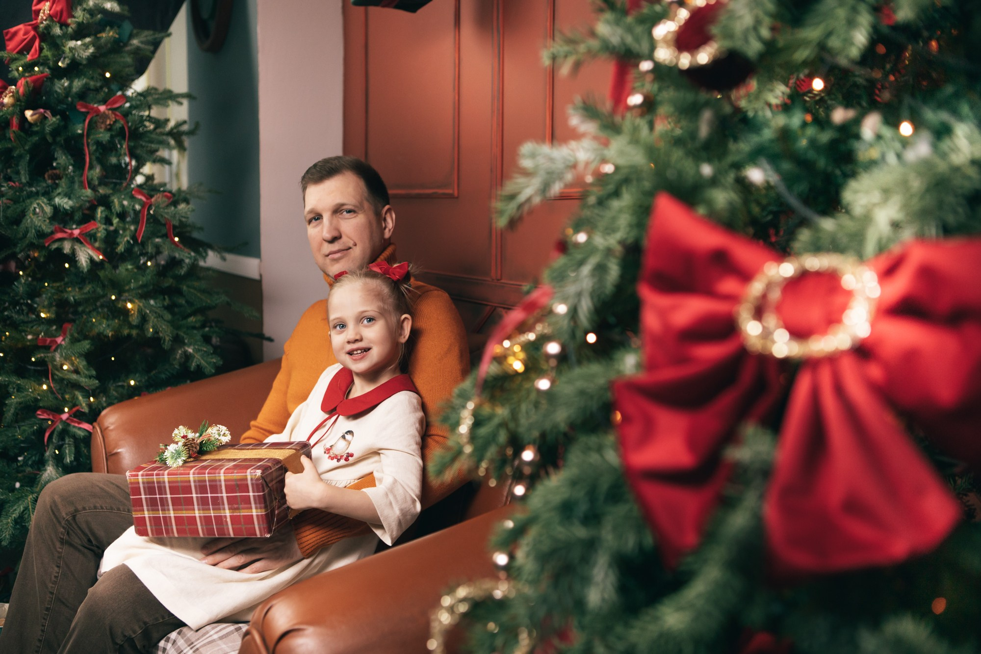 Семейная новогодняя фотосессия. Фотограф в Оренбурге. Профессиональный фотограф