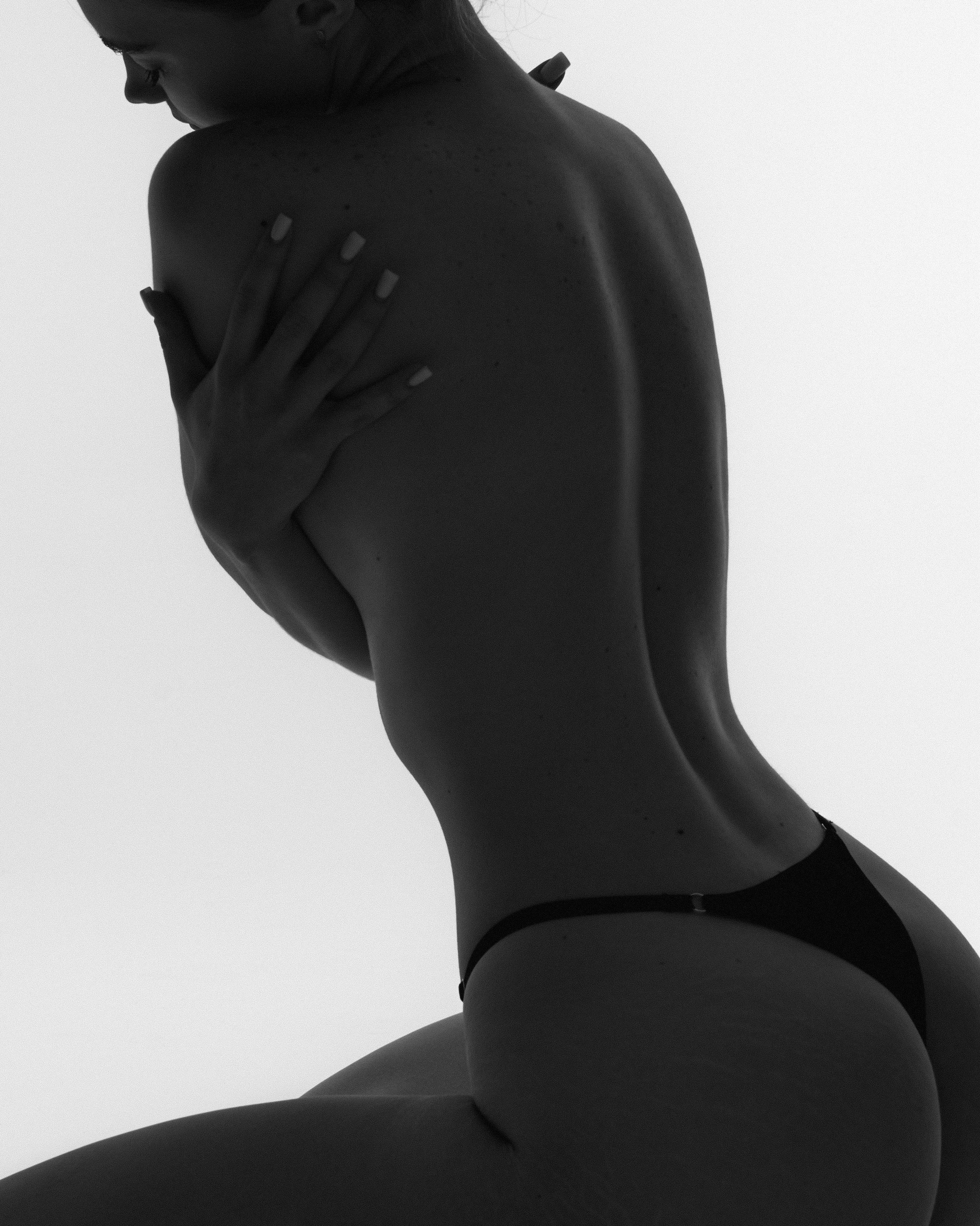 Позы на диване. Фотограф Тимофей Юров Москва