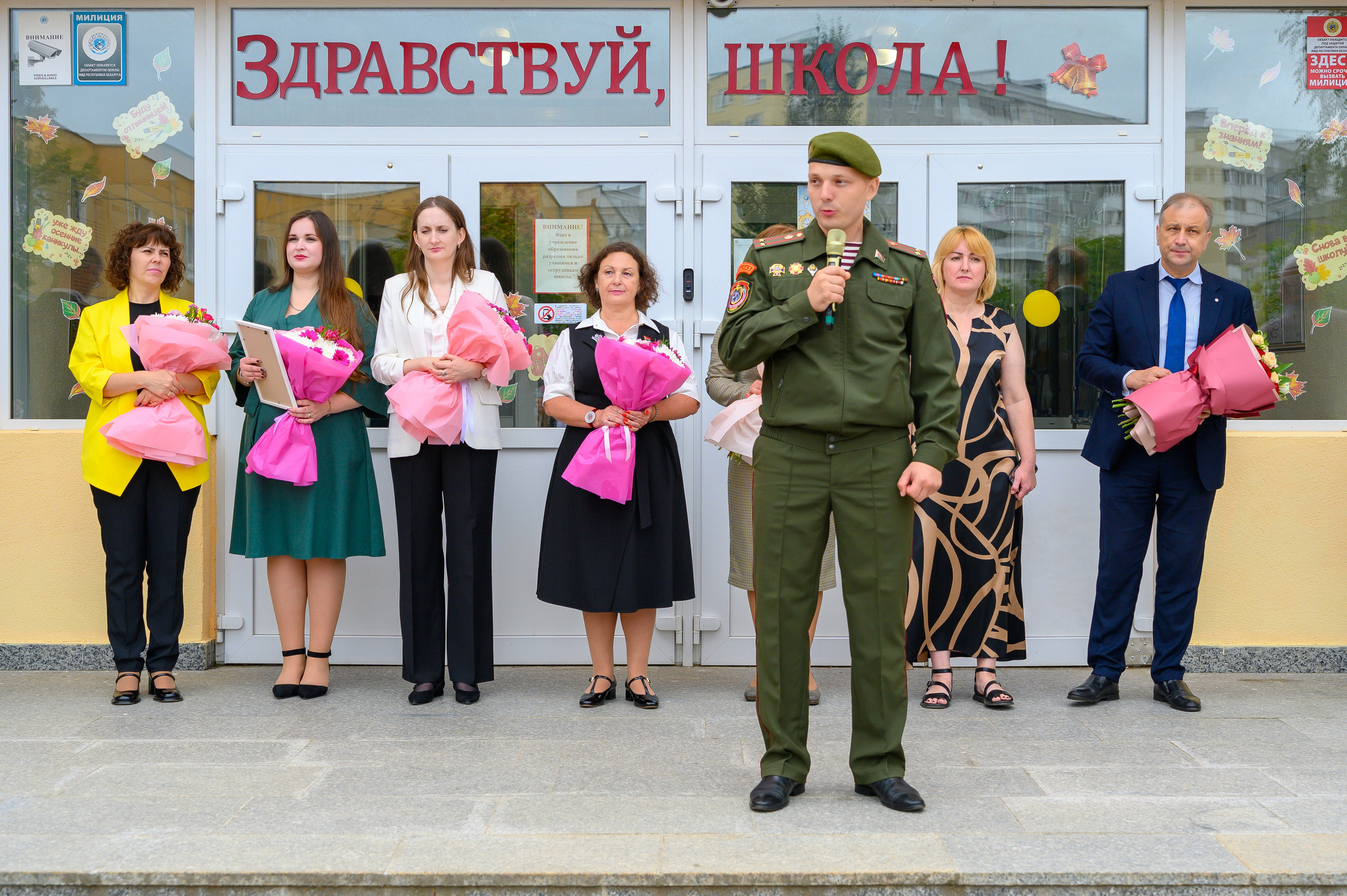 Вот звучит первый звонок, перед этим долгое приготовление к новому этапу в жизни, Яромир идет в школу. Фотоуслуги, услуги фотографа, фотографирование важных событий
