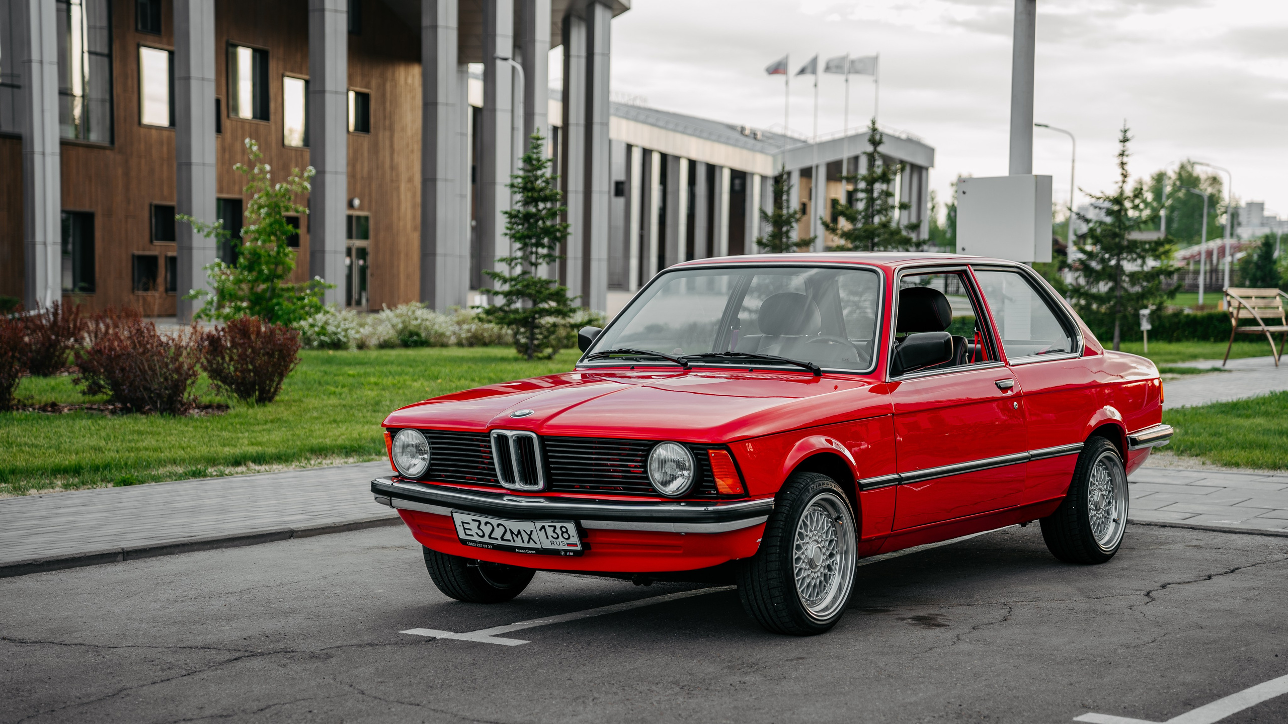 BMW e21. Фотограф, видеограф и пилот дрона на Байкале