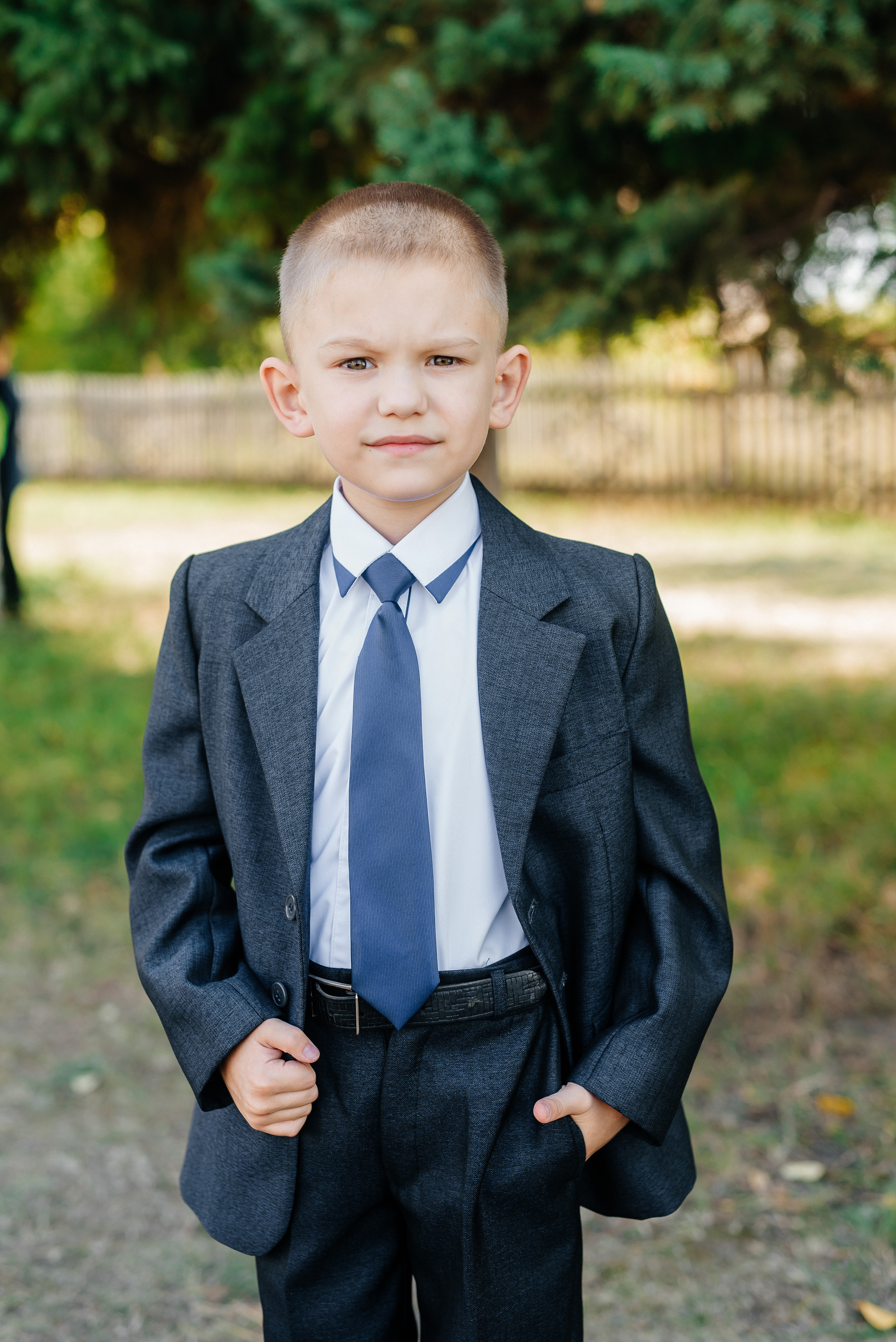 Фотосъёмка 1 сентября (торжественная линейка 1 класс). Семейный фотограф в Барнауле