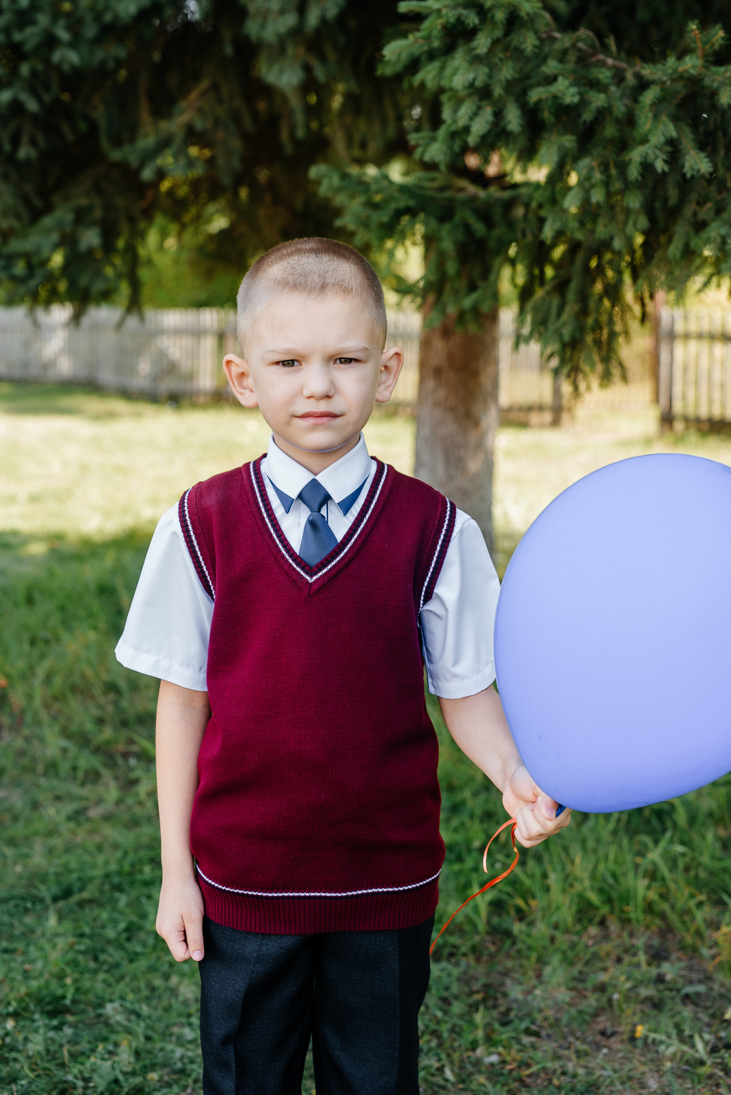 Фотосъёмка 1 сентября (торжественная линейка 1 класс). Семейный фотограф в Барнауле