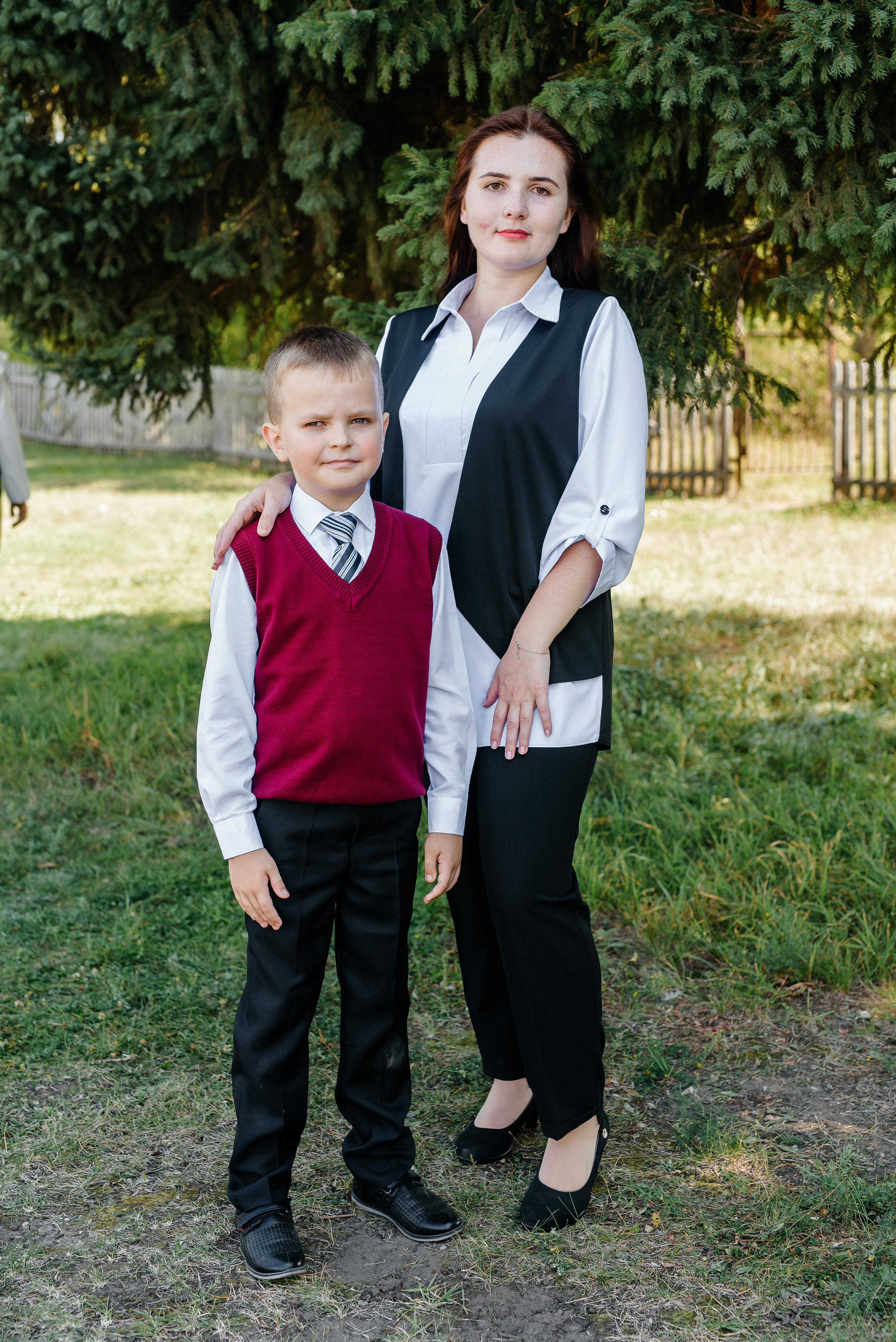 Фотосъёмка 1 сентября (торжественная линейка 1 класс). Семейный фотограф в Барнауле