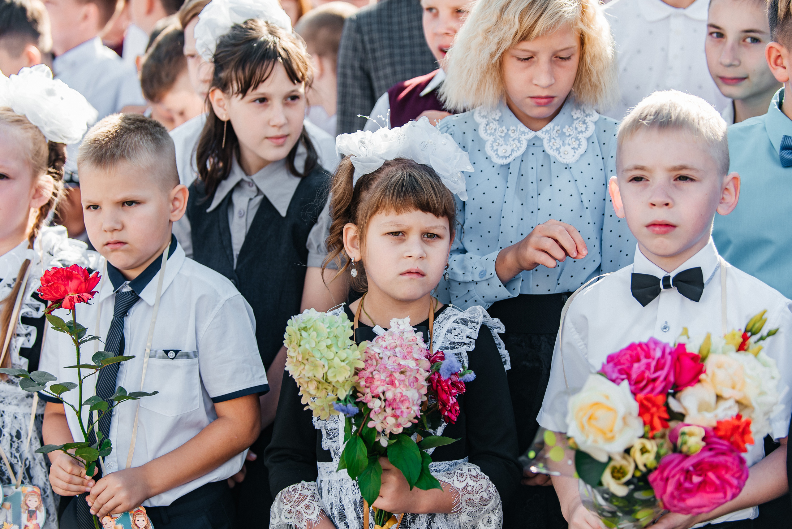 Фотосъёмка 1 сентября (торжественная линейка 1 класс). Семейный фотограф в Барнауле