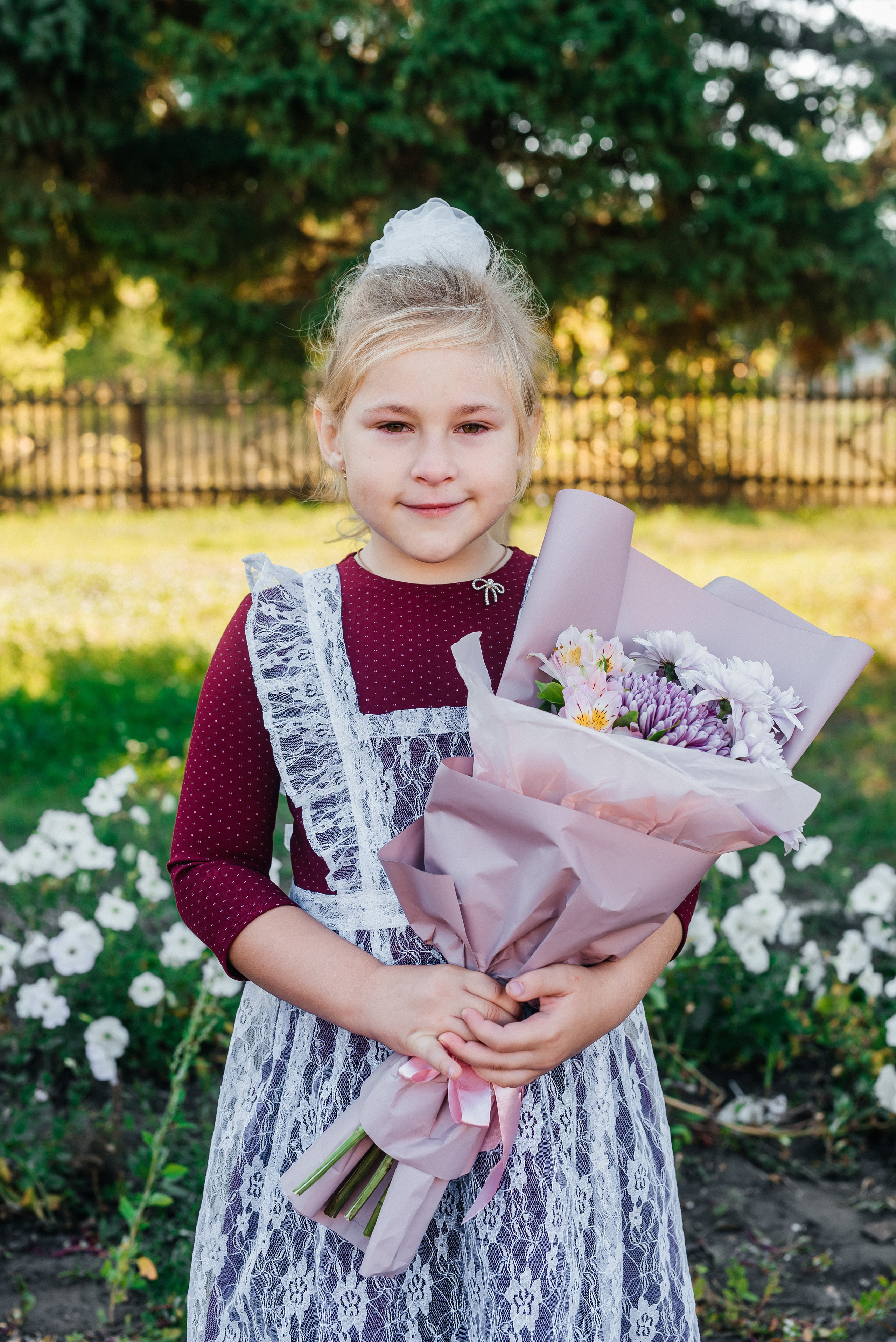 Фотосъёмка 1 сентября (торжественная линейка 1 класс). Семейный фотограф в Барнауле