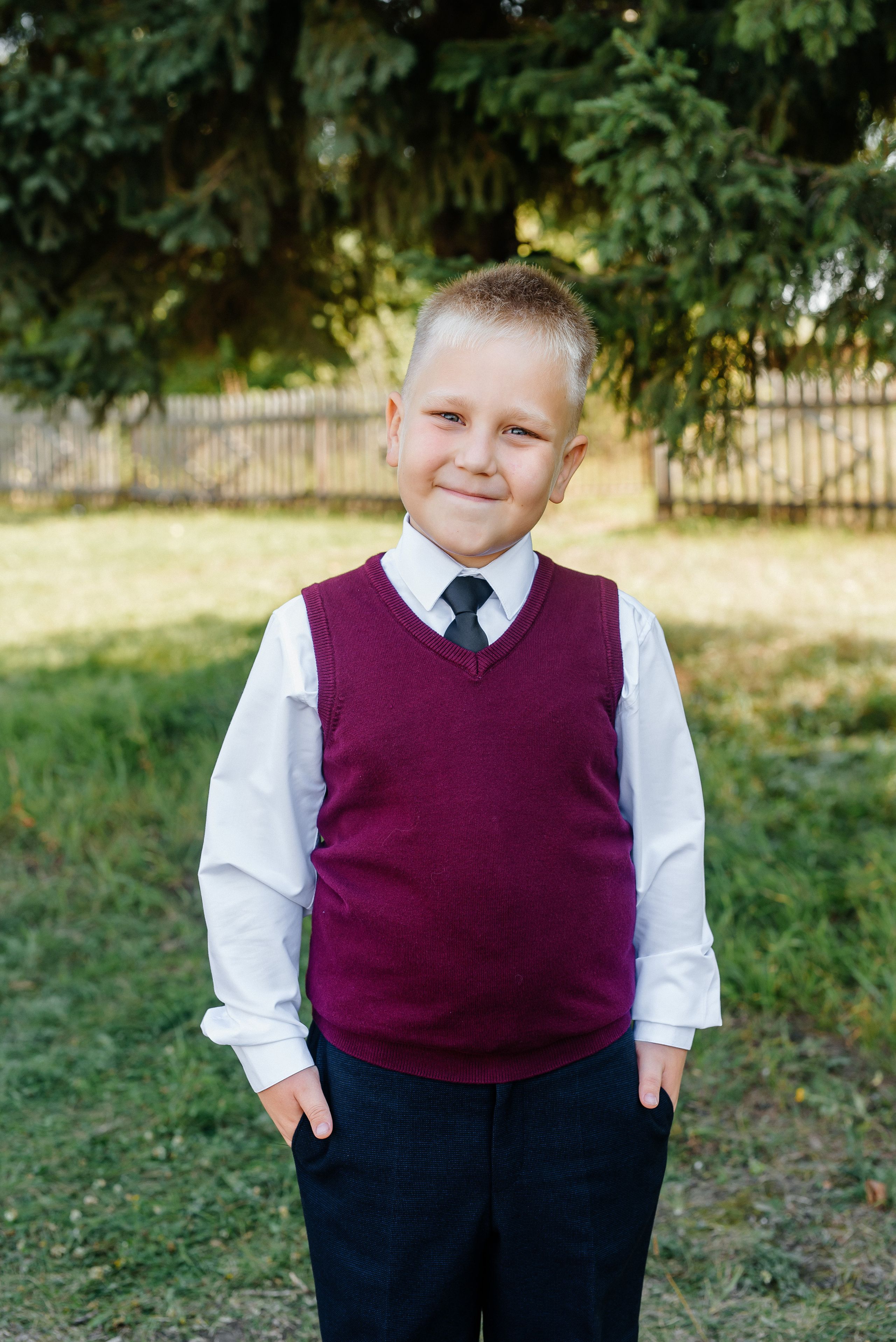 Фотосъёмка 1 сентября (торжественная линейка 1 класс). Семейный фотограф в Барнауле