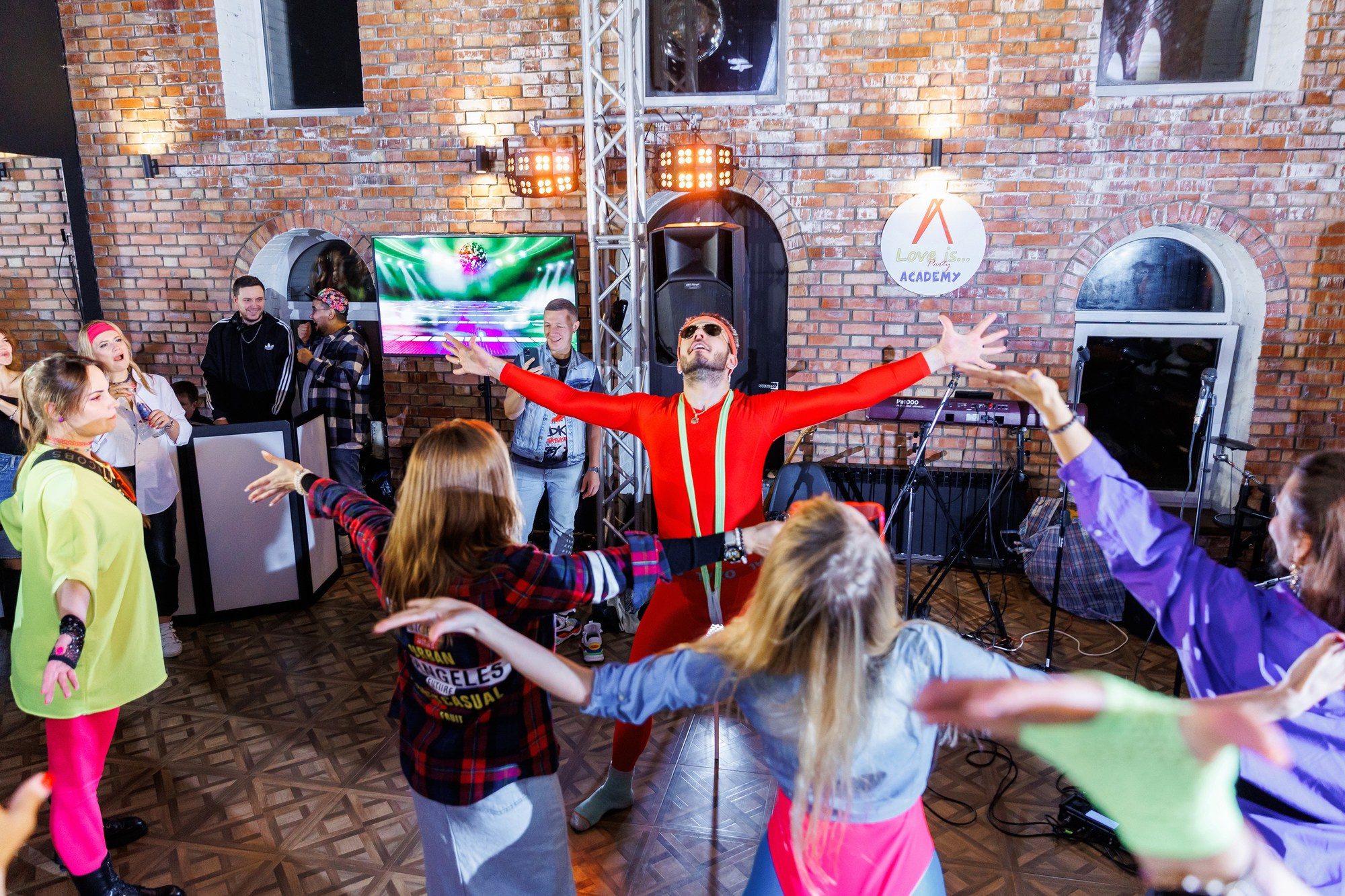 Вечеринка в стиле 90-х. Свадебный фотограф в Нижнем Новгороде и Москве Сергей Воробьев