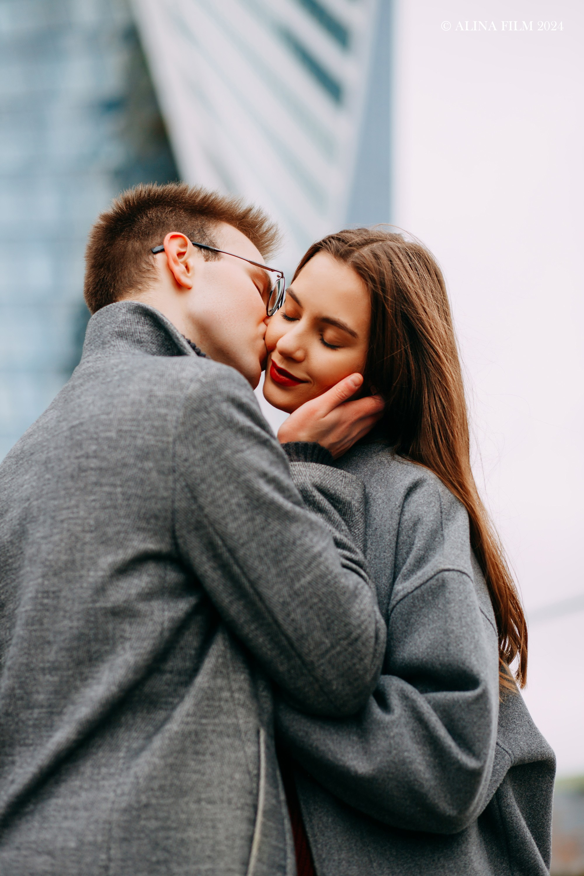 Лавстори в Москва Сити. Фотограф в Санкт-Петербурге Alina Film