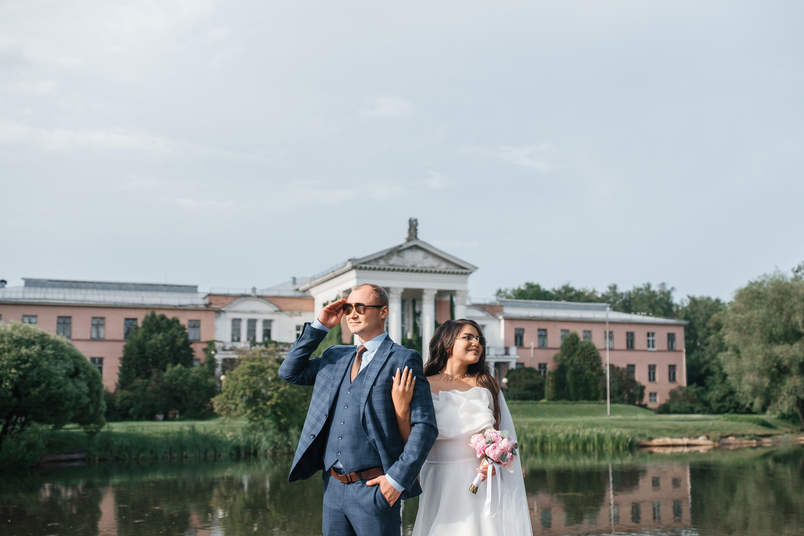 Свадебная фотосессия в оранжерея Ботанического сада им. Цицина