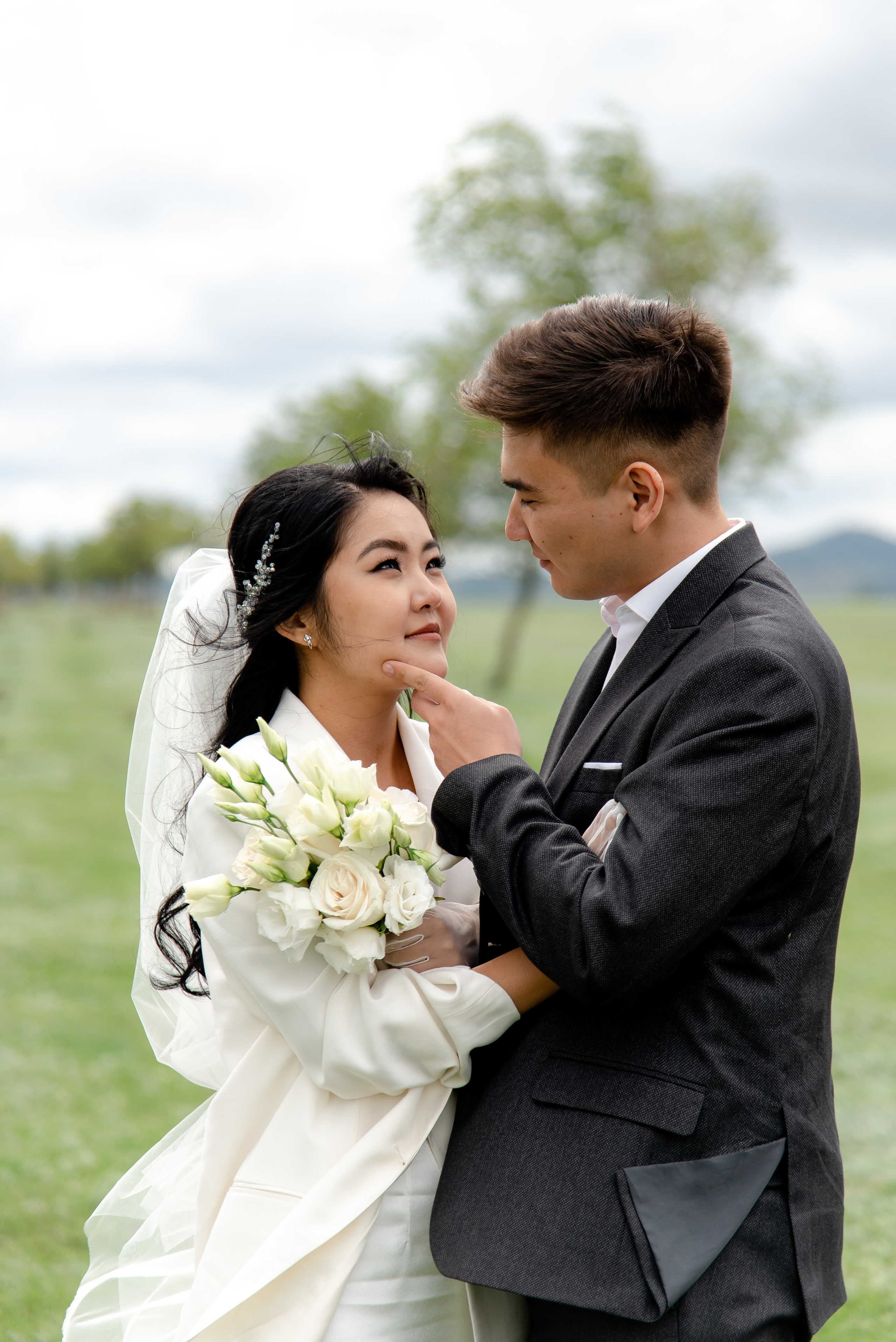 SANZHAR & SALTANAT. Ельжан Куттыгожин