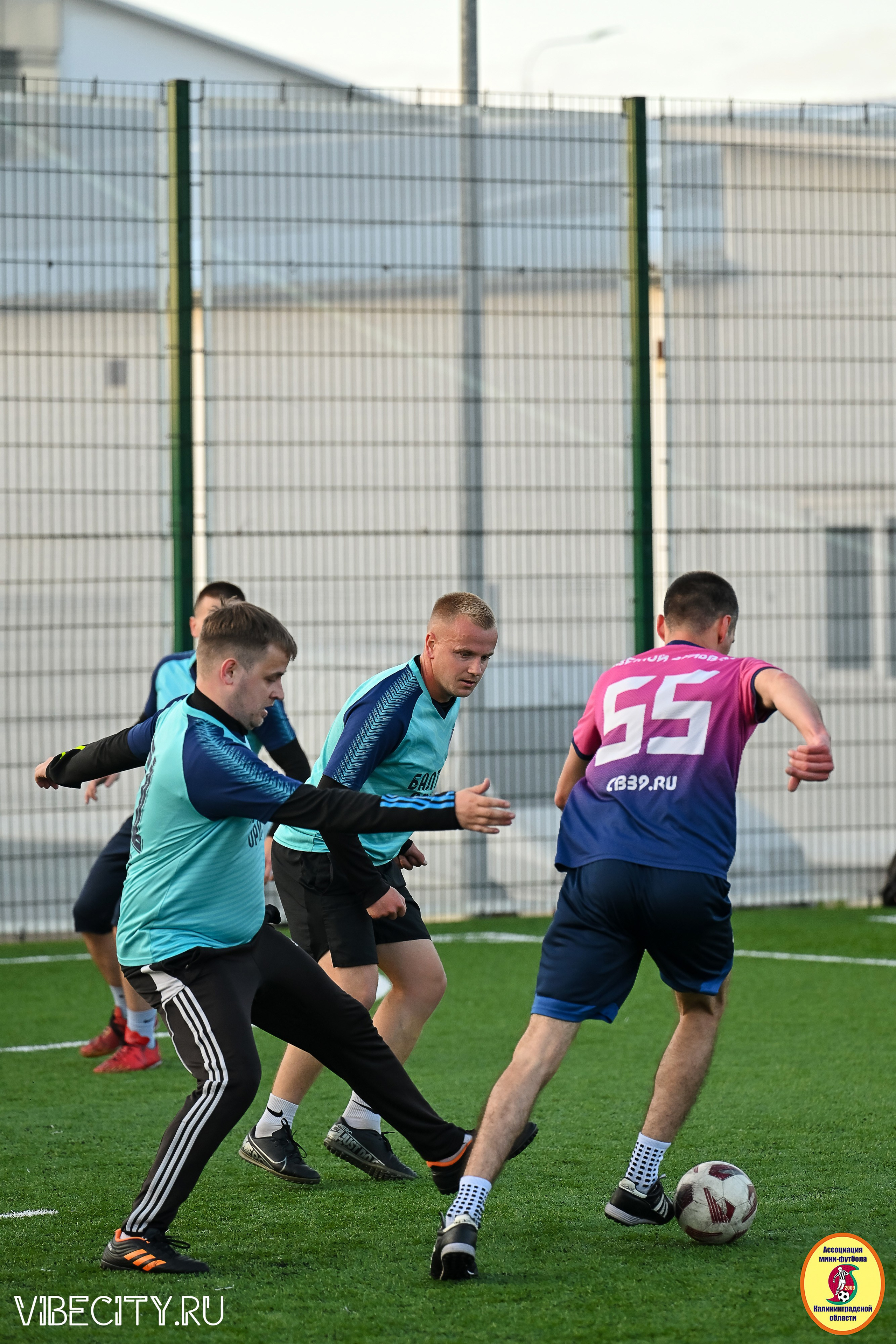 ИГРЫ МИНИ-ФУТБОЛЬНОЙ И КОРПОРАТИВНОЙ ЛИГИ. VIBECITY.RU Вайб Сити Ру Фоторепортажи Фотоотчеты Калининград