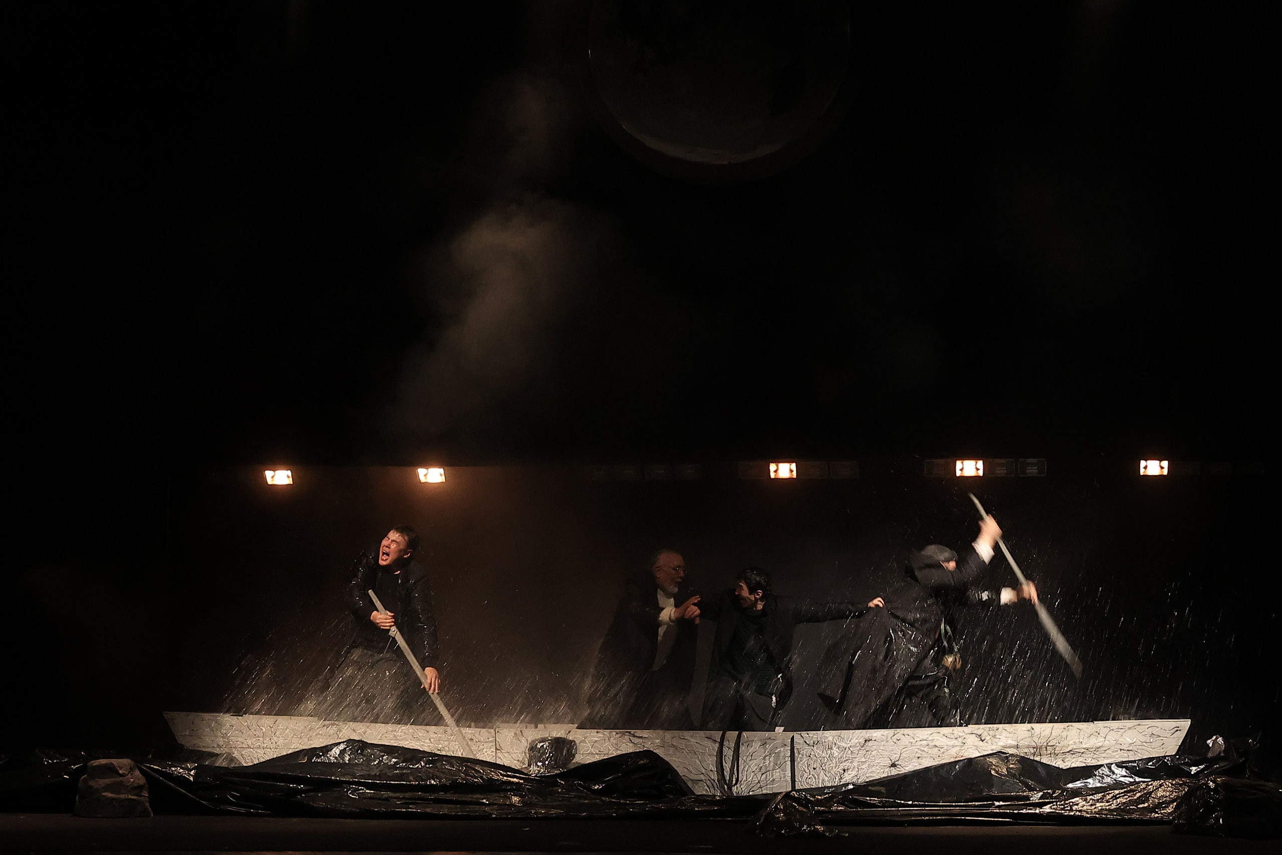 «Пегий пес, бегущий краем моря». Режиссёр Даниил Филиппович