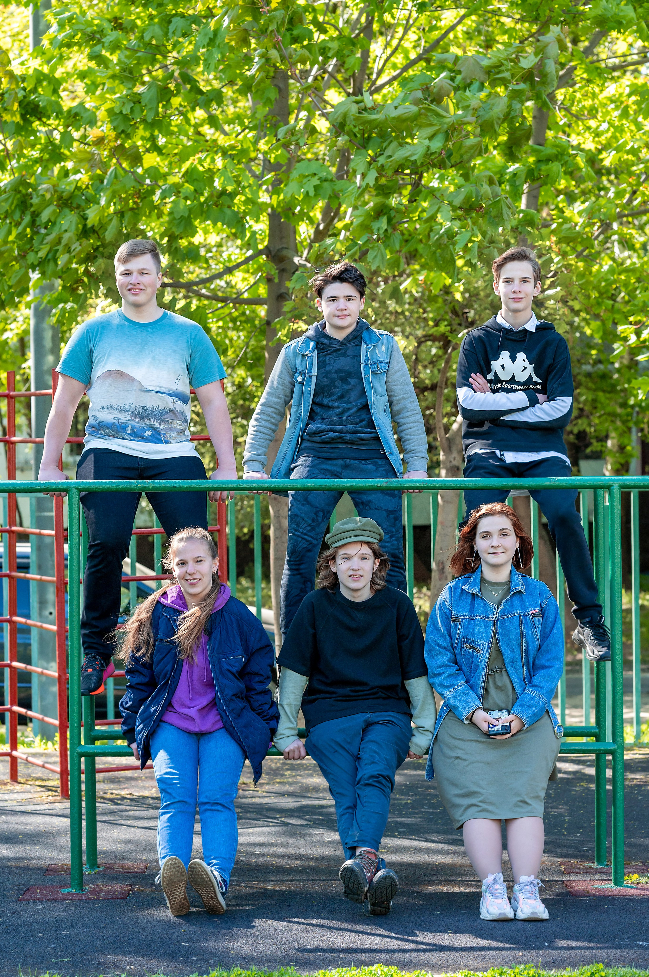 Фотосессия в классе и на территории школы. 9-И класс школа 1413. Детский и семейный фотограф г. Москва Оксана Катаджи