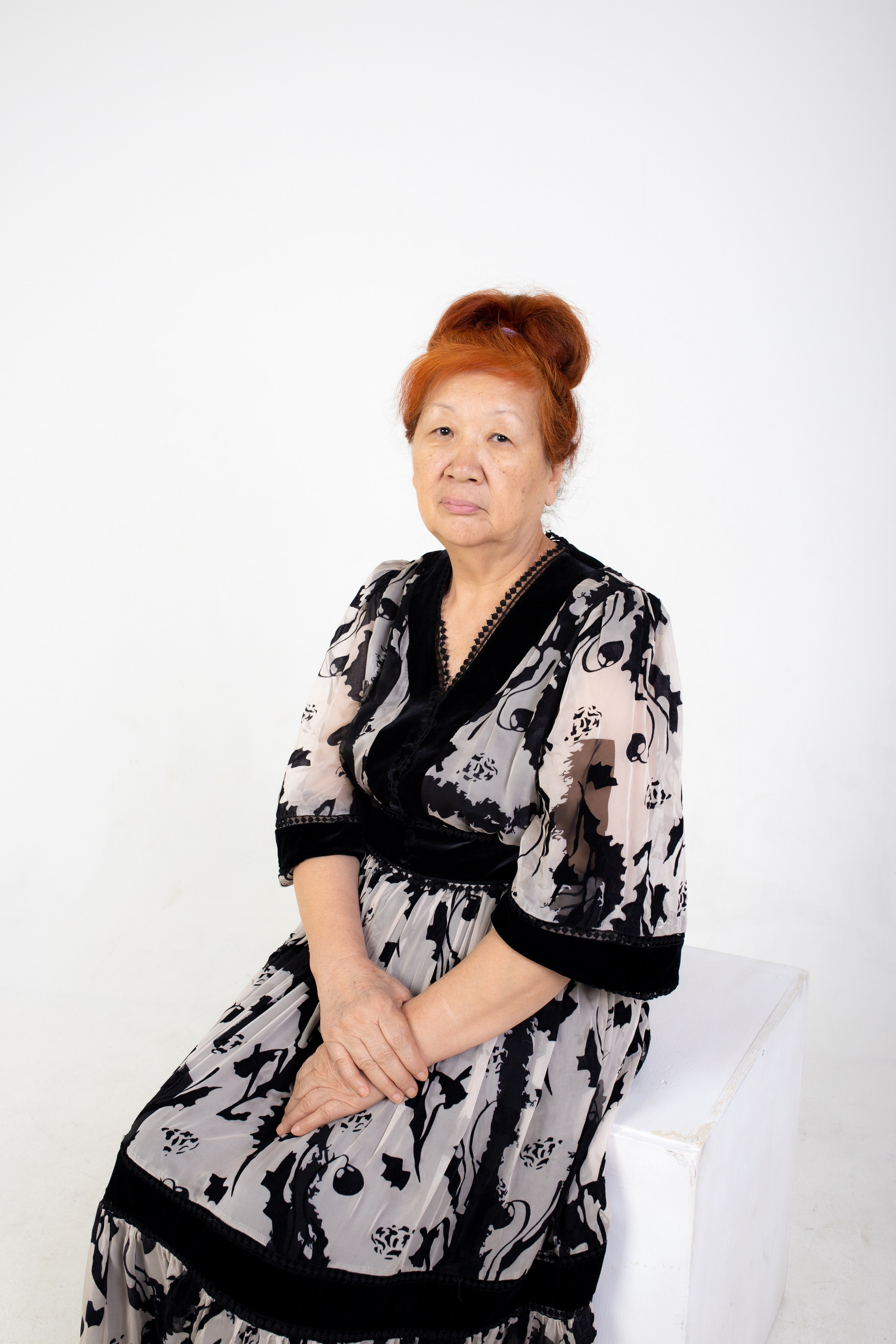 Семейная фотосессия на циклораме с импульсным светом. Фотограф в Железнодорожном и Балашихе