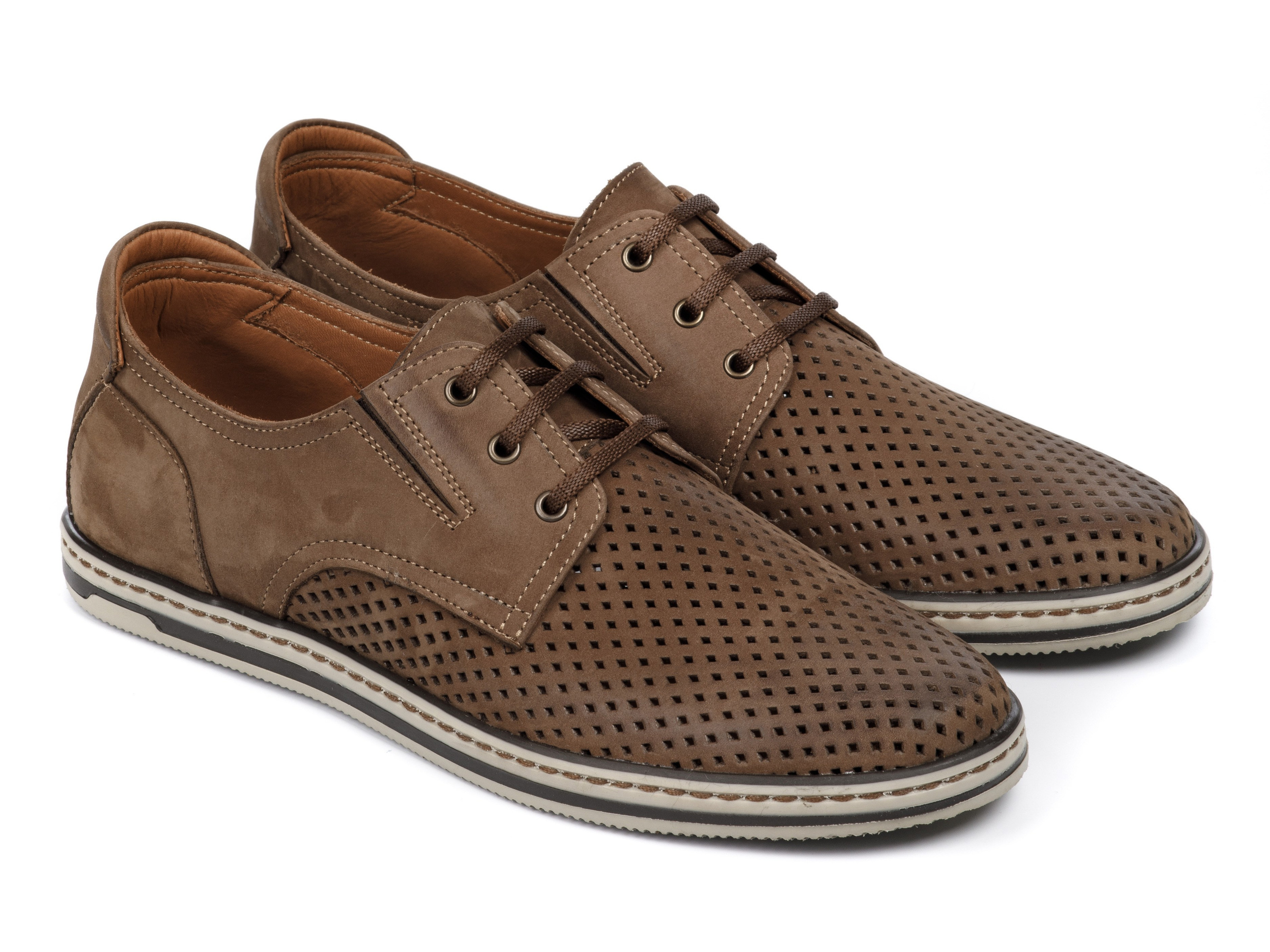 Обувь для каталога и маркетплейсов. Предметный фотограф Александр Трузян