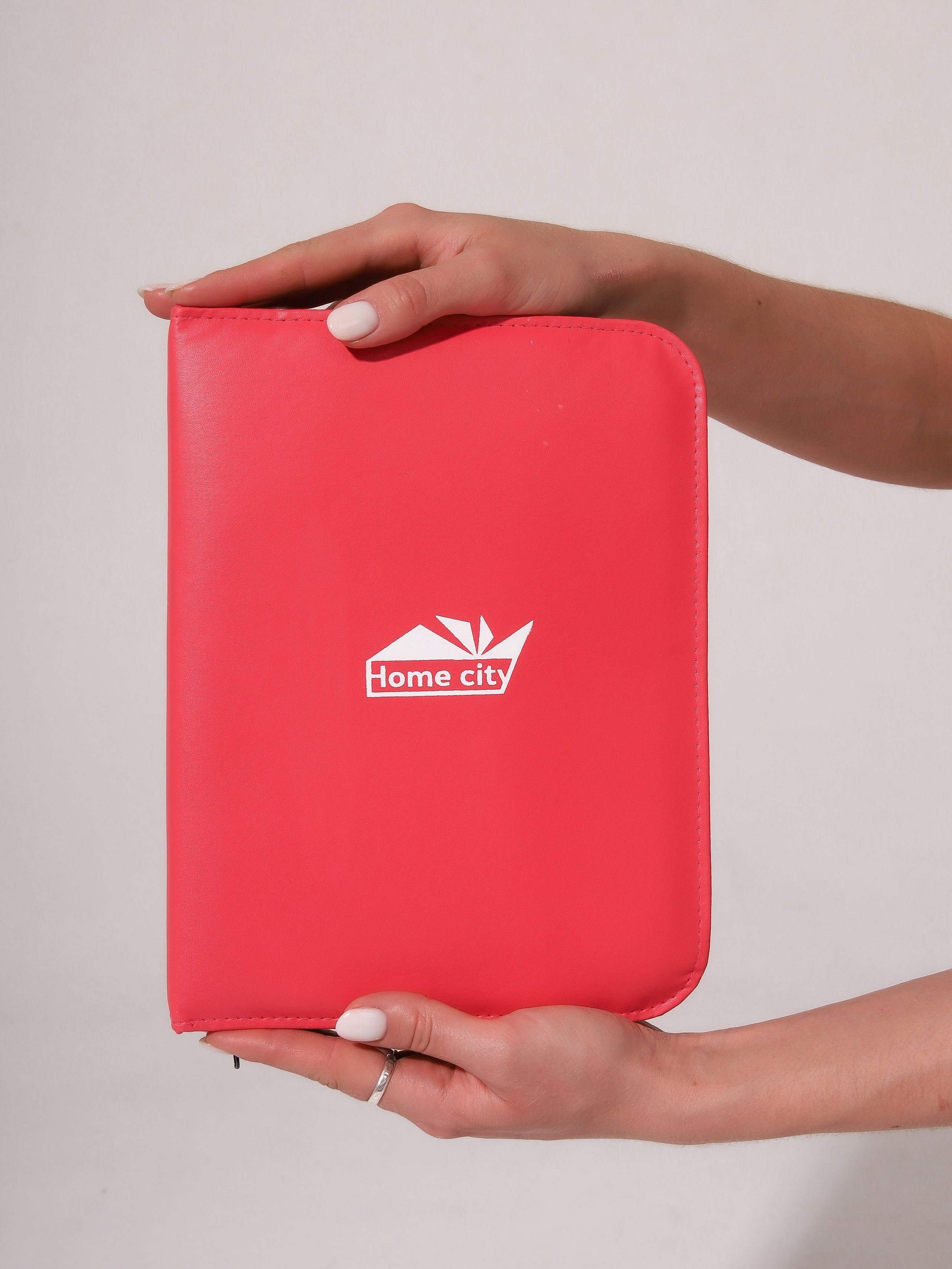 Швейный набор. Ваш семейный фотограф