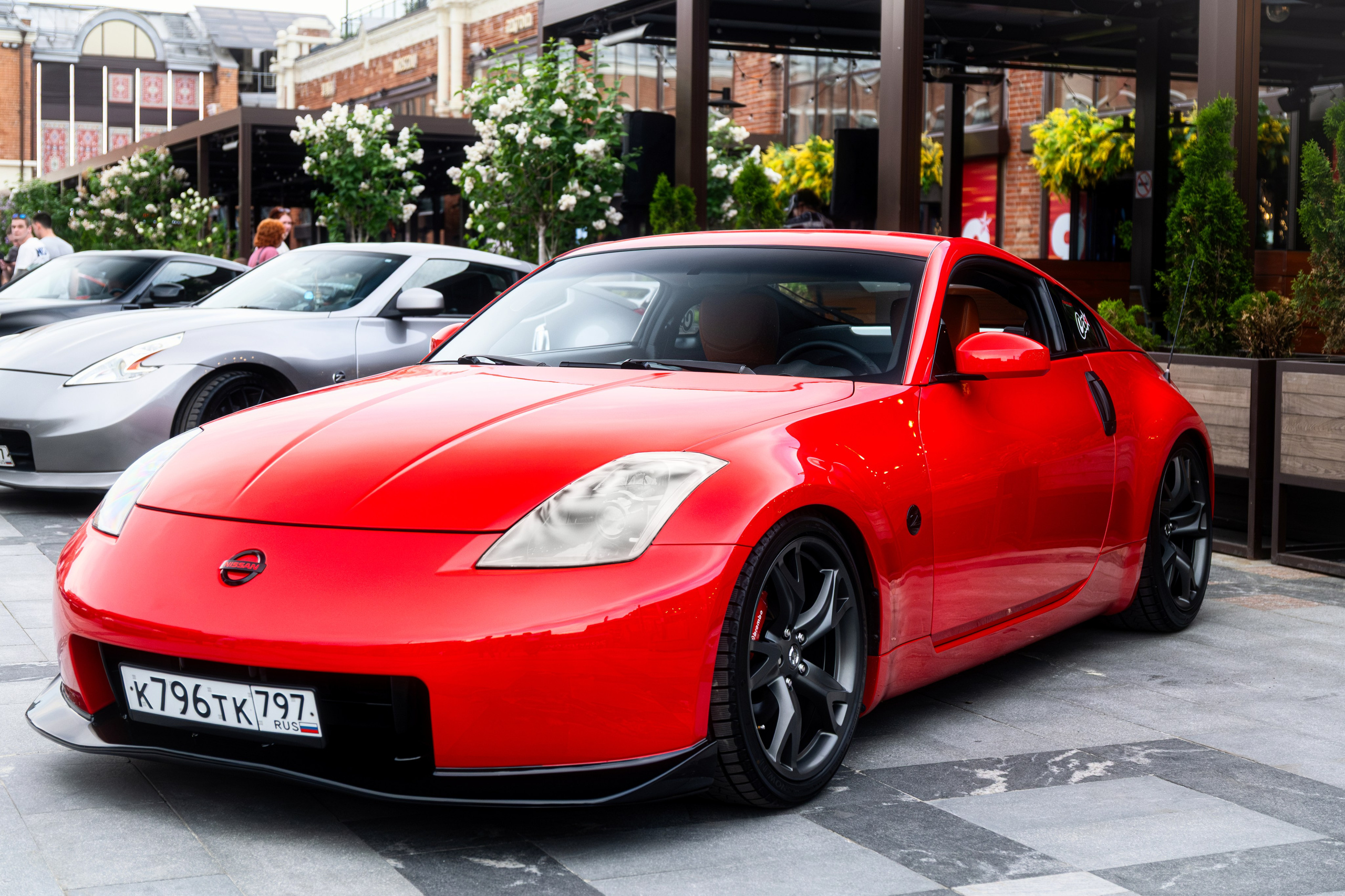 Автовыставка Nissan Z. Malenkyia