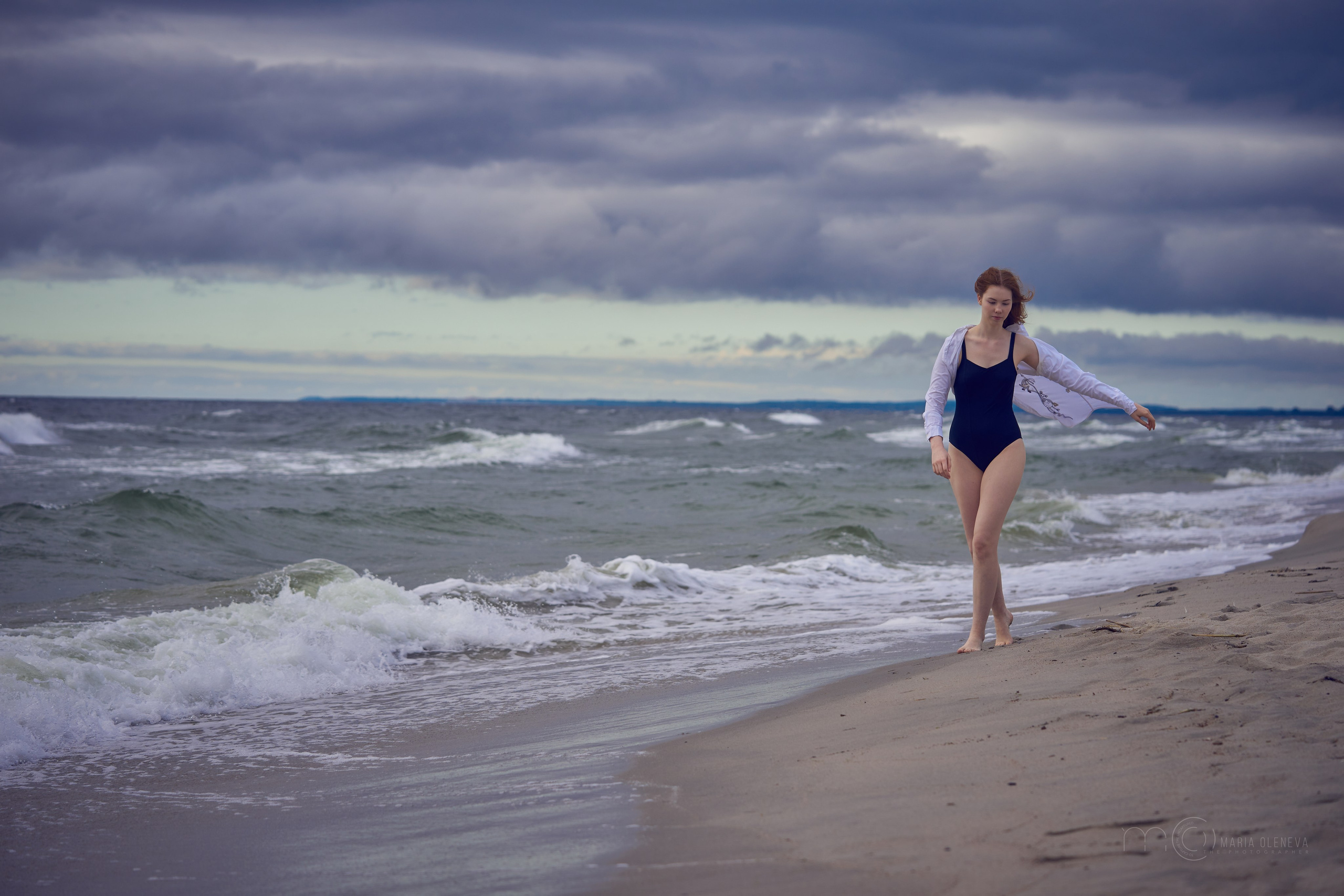 Полина и море. Фотограф Мария Оленева