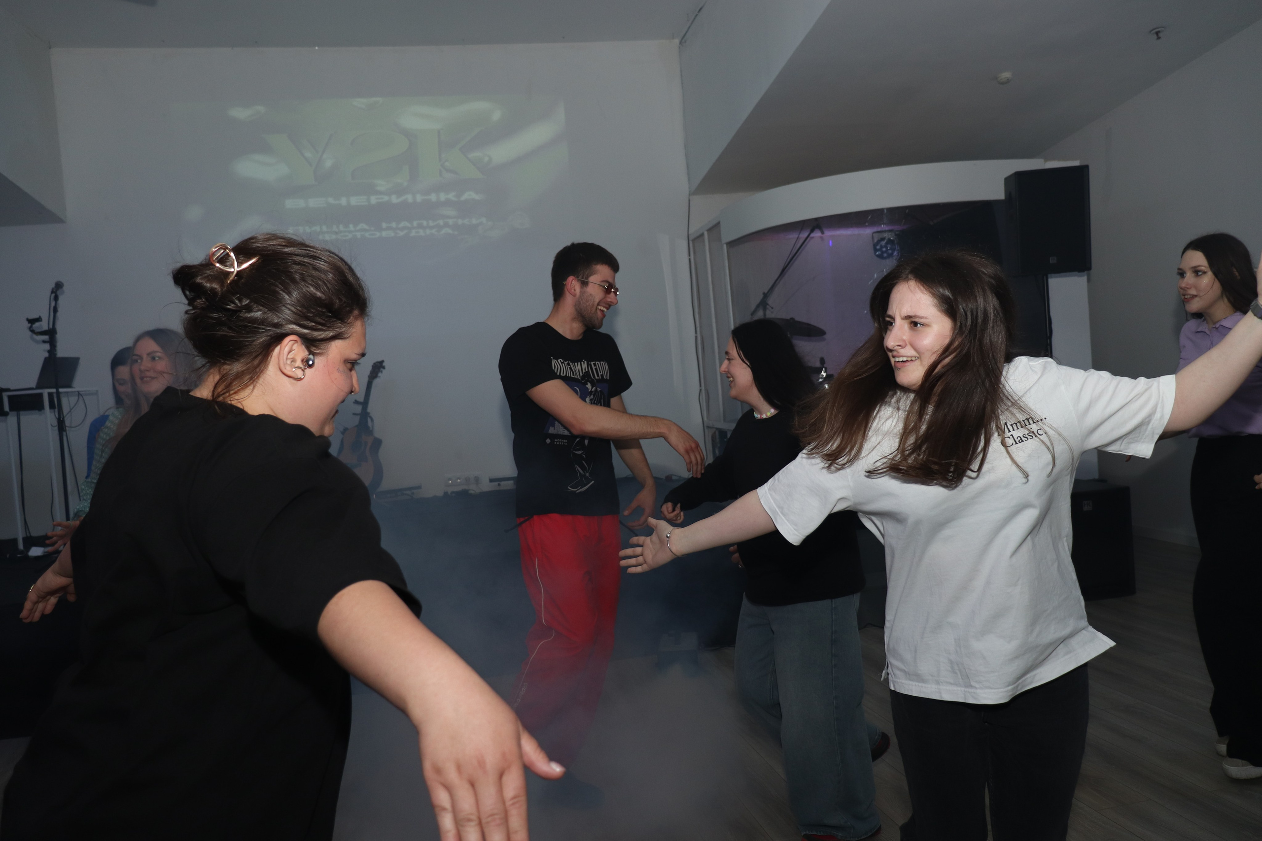 Дискотека 90х молодёжного «клуба 52». Ивентный фотограф в Санкт-Петербурге Олег Комков