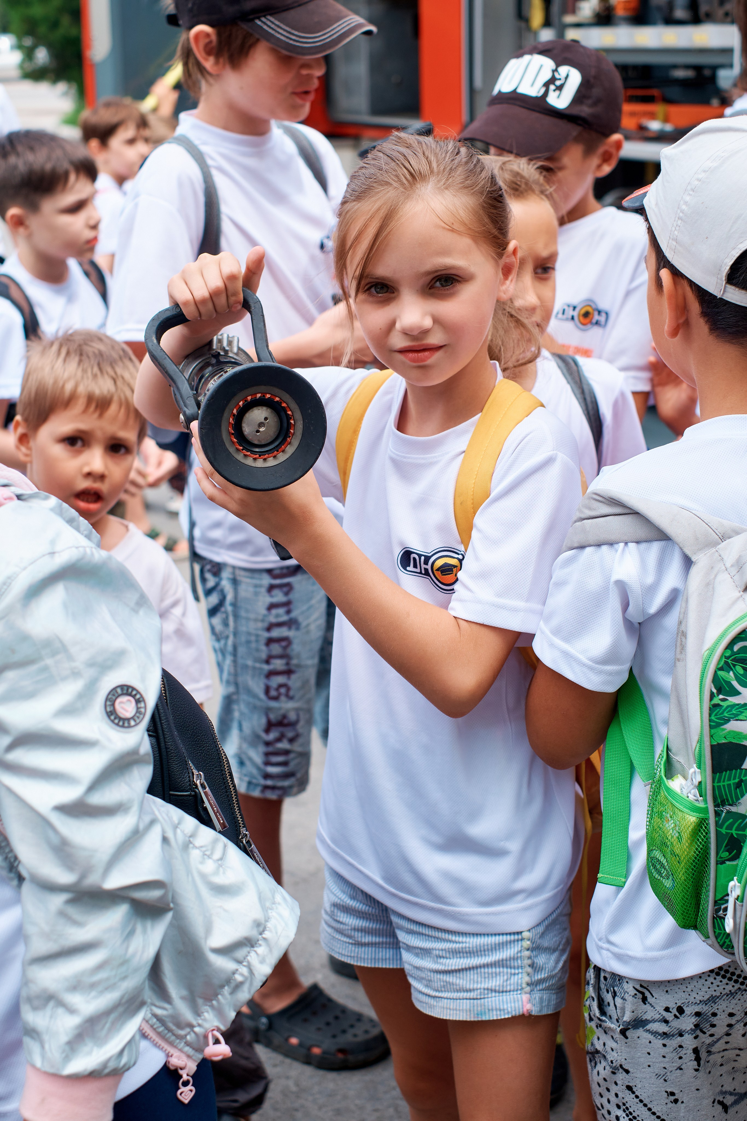 Детский лагерь ДЮНА. Поход в «Пожарно-спасательную часть № 22». Фотограф Таганрог Анна Трайжон