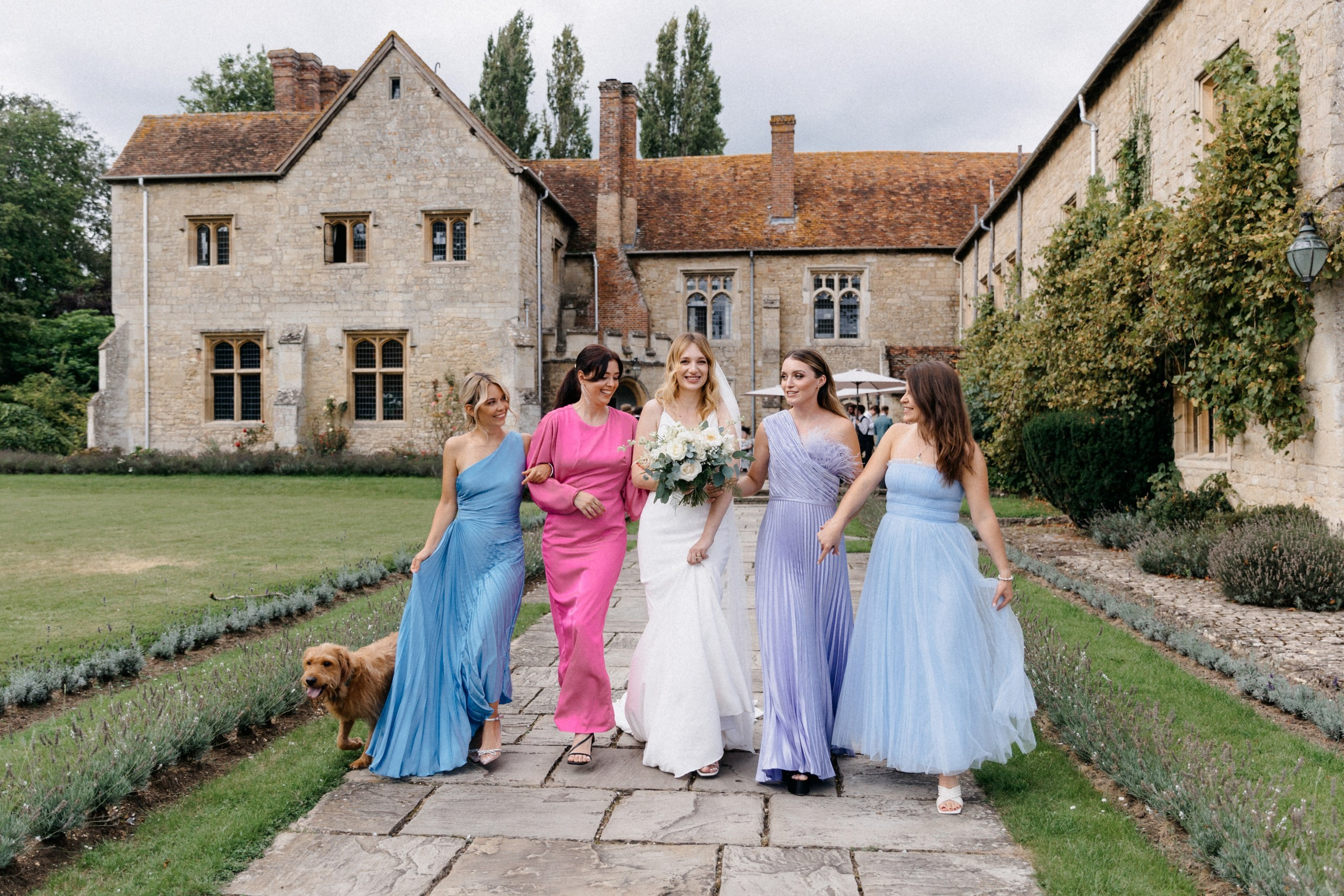 Ana & Tom Wedding at Notley Abbey. Moments Catchers — Wedding Photography & Video Duo in London