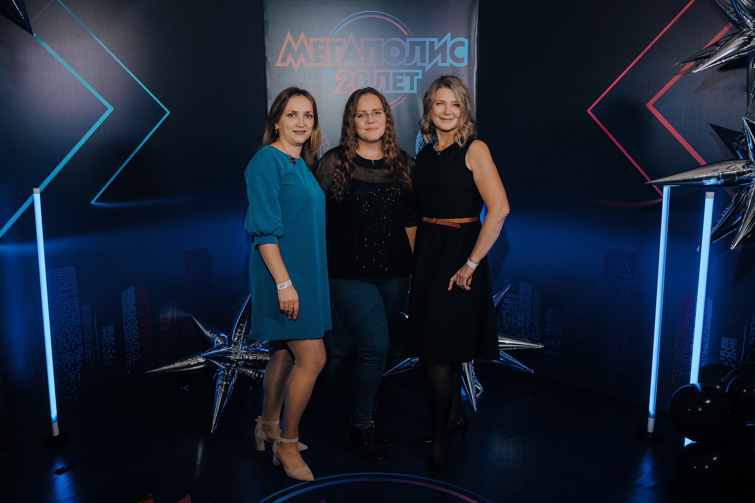 20 ЛЕТ МЕГАПОЛИС ЧЕЛЯБИНСК ХЕДЛАЙНЕР ЕЛКА. Репортажный фотограф Зуев Роман г. Челябинск