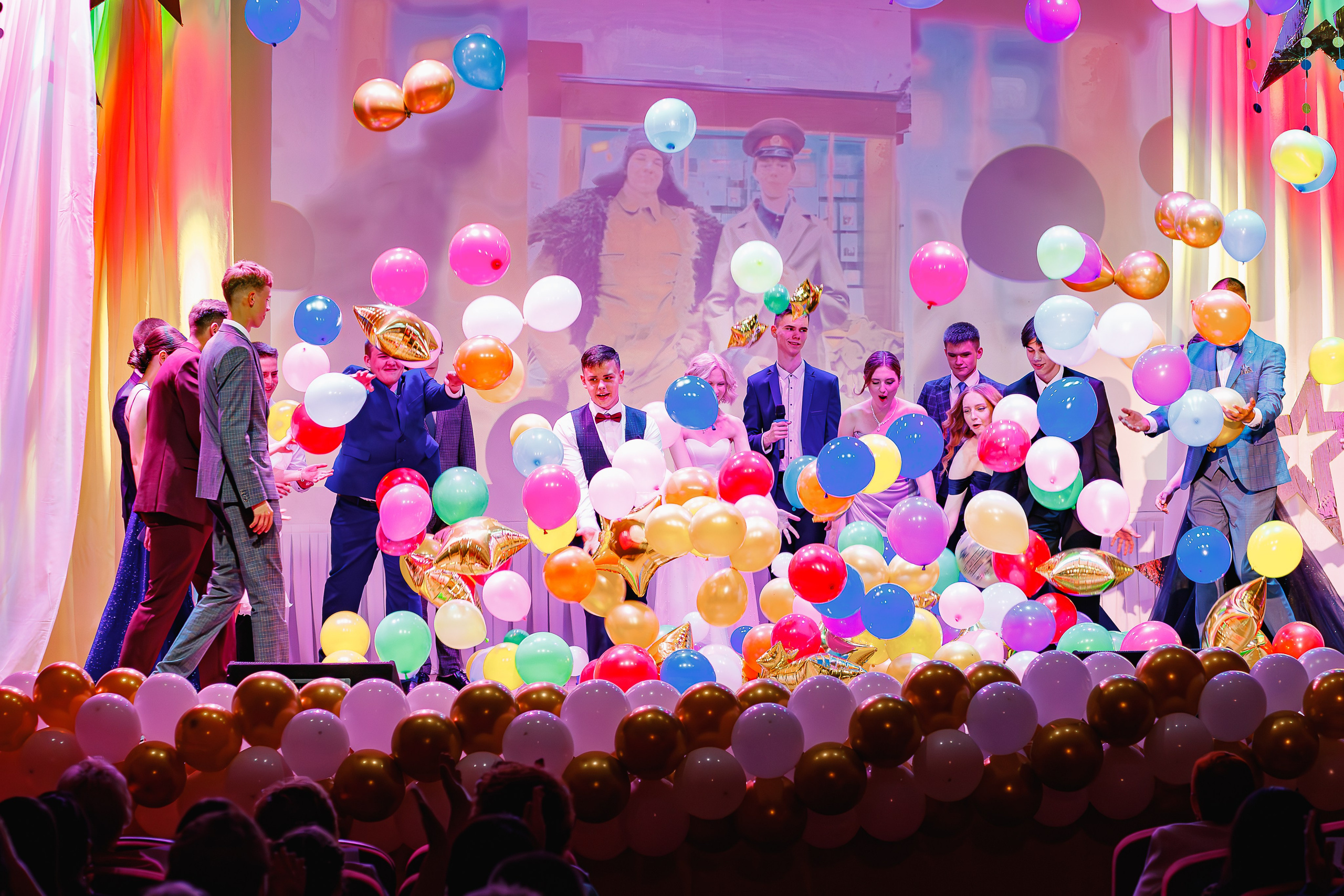 Школьная фото и видеосъёмка. Свадебный фотограф Марина Суворова и видеооператор Олег Петров