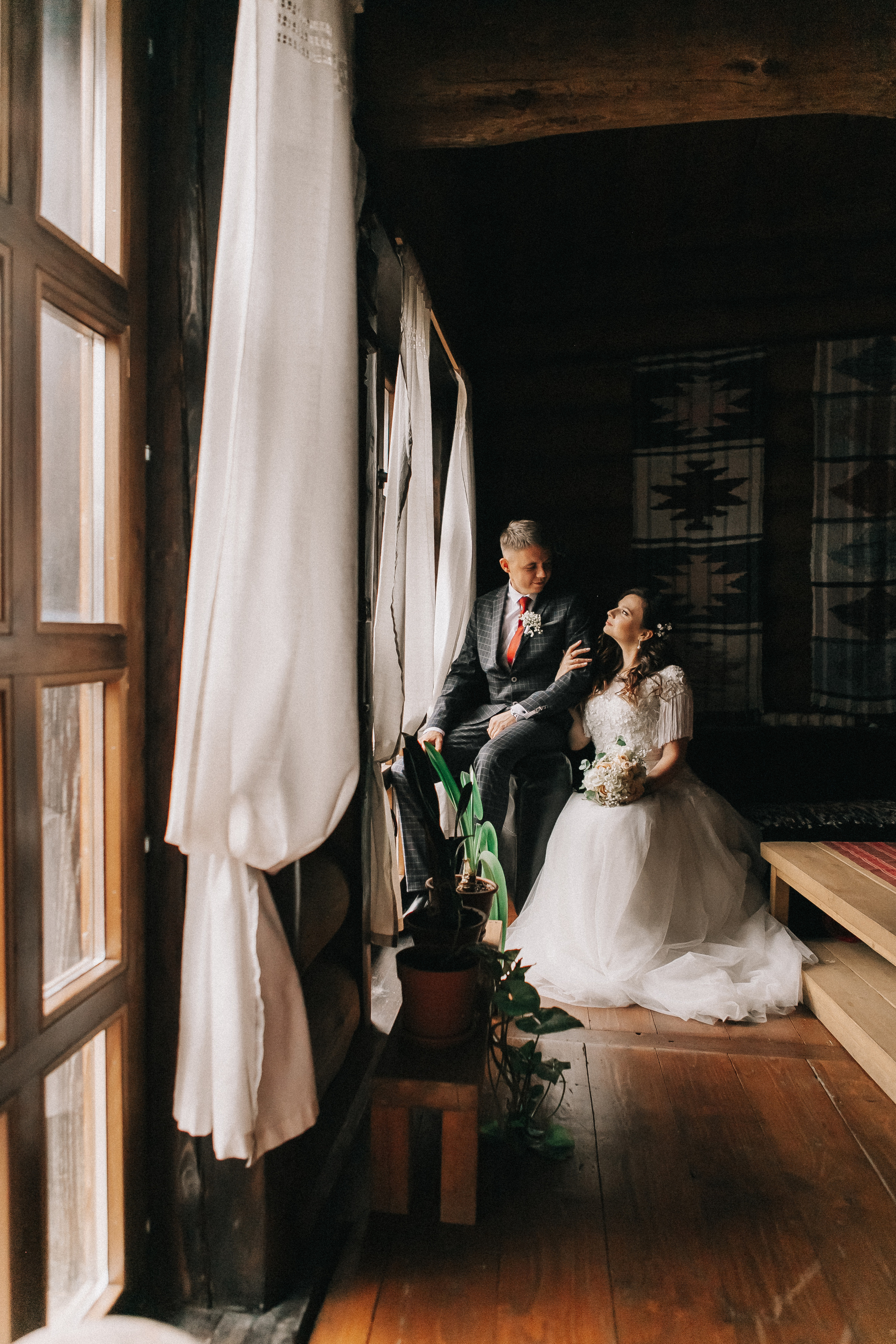 Анастасия и Вячеслав в студии и Бобровой долине. Свадебный фотограф Юлия Сарапульцева, Ижевск