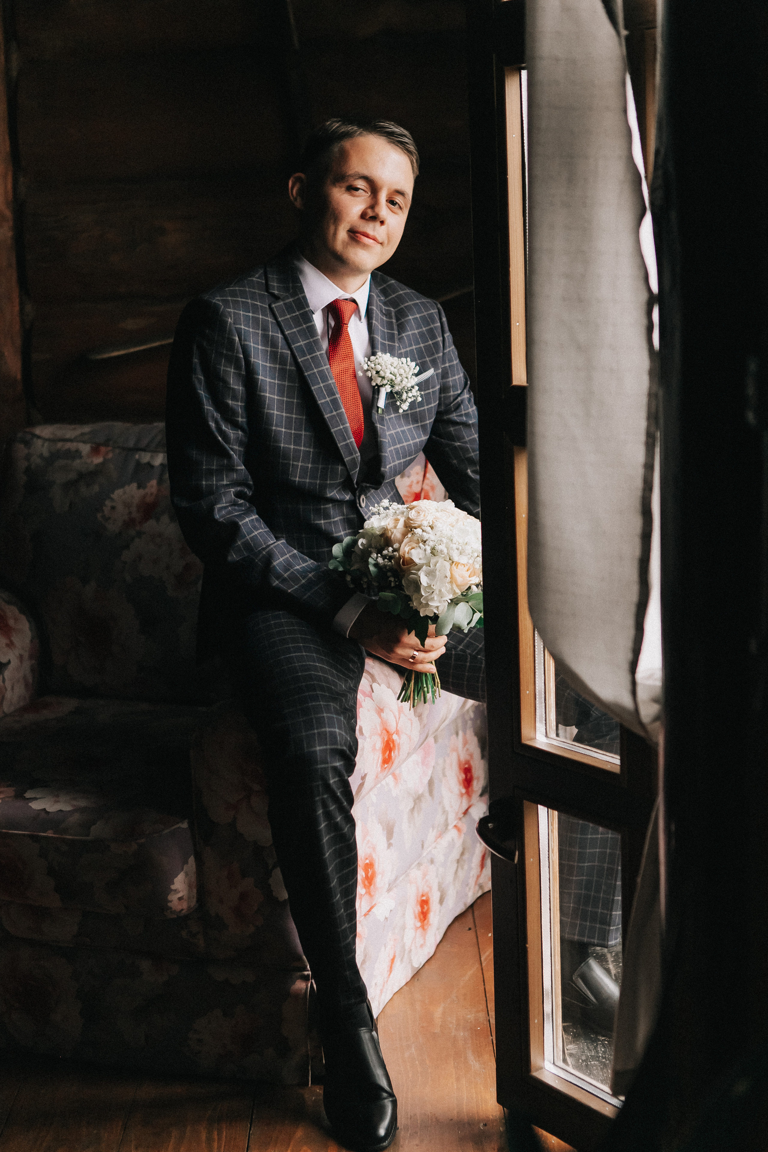 Анастасия и Вячеслав в студии и Бобровой долине. Свадебный фотограф Юлия Сарапульцева, Ижевск